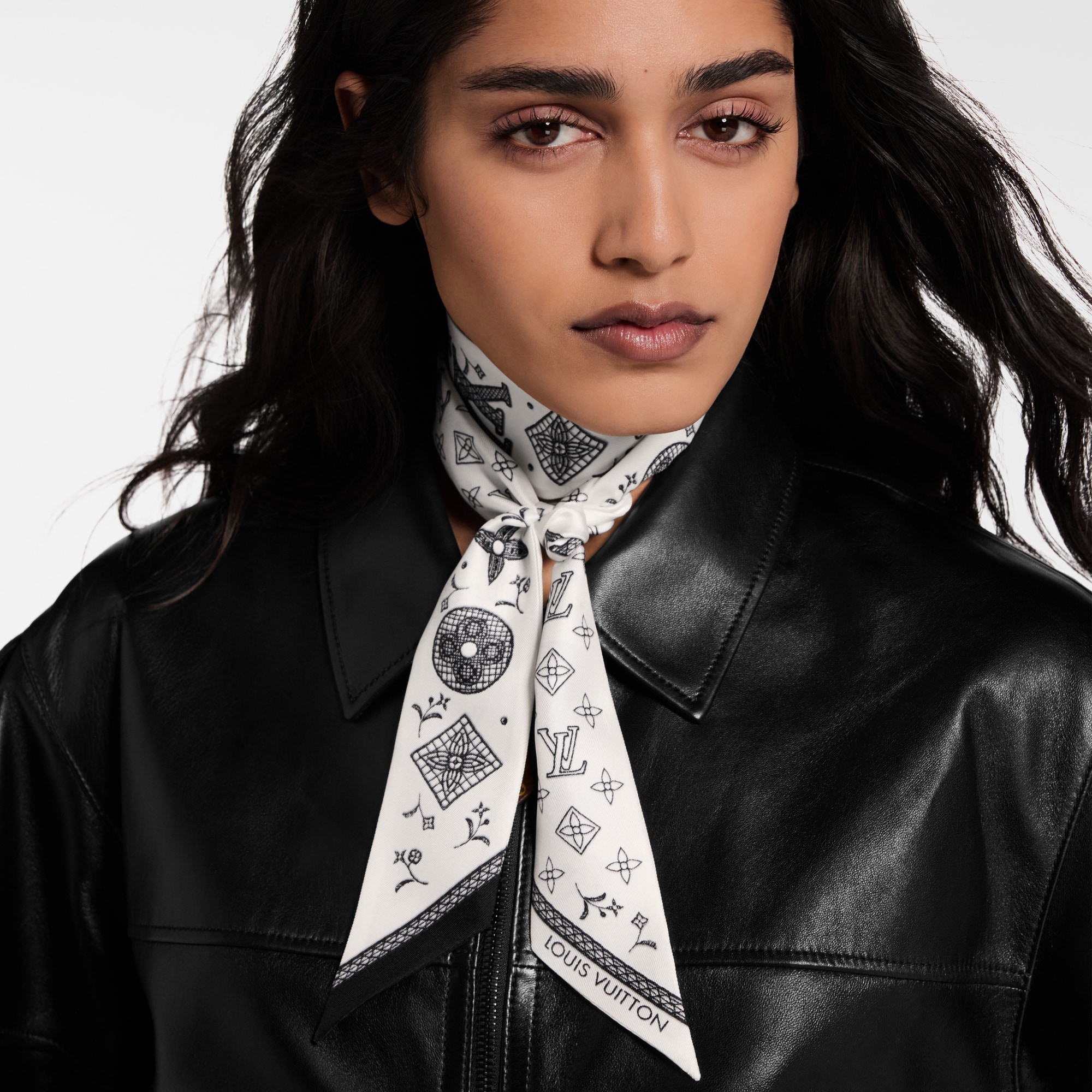 S00 Accessories Silk Squares and Bandeaus  Monogram Romance BB Bandeau | Louis Vuitton ® (Product zoom)