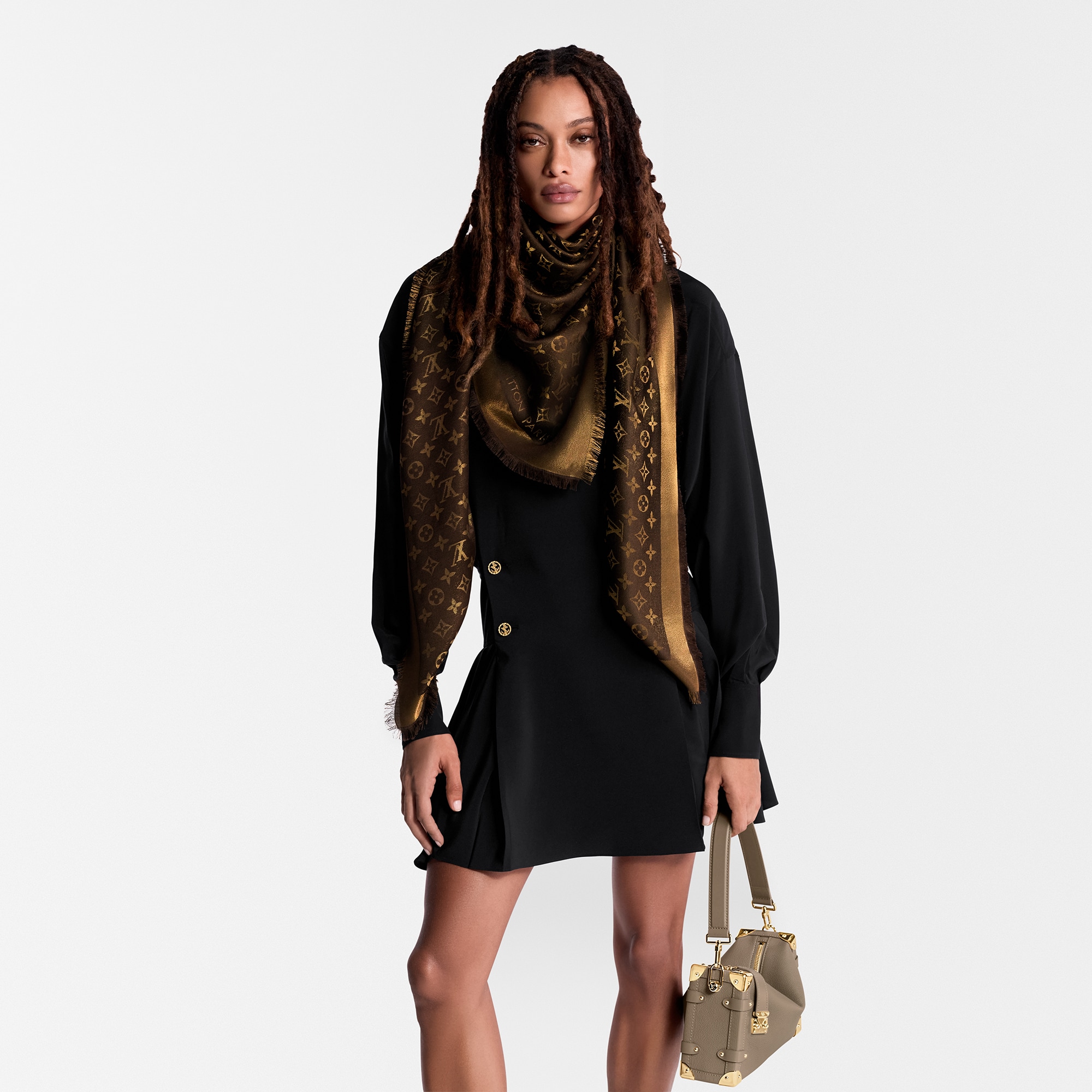 S00 Accessories Shawls and Stoles Monogram Shine Shawl | Louis Vuitton ® (Product zoom)