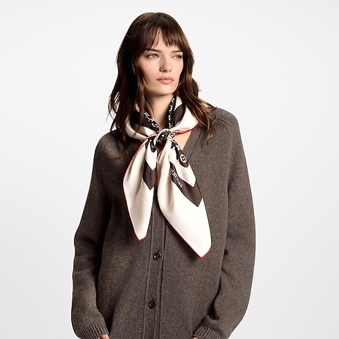 S00 Accessories Silk Squares and Bandeaus Monogram Silhouette Square 70 | Louis Vuitton ® (Product zoom)