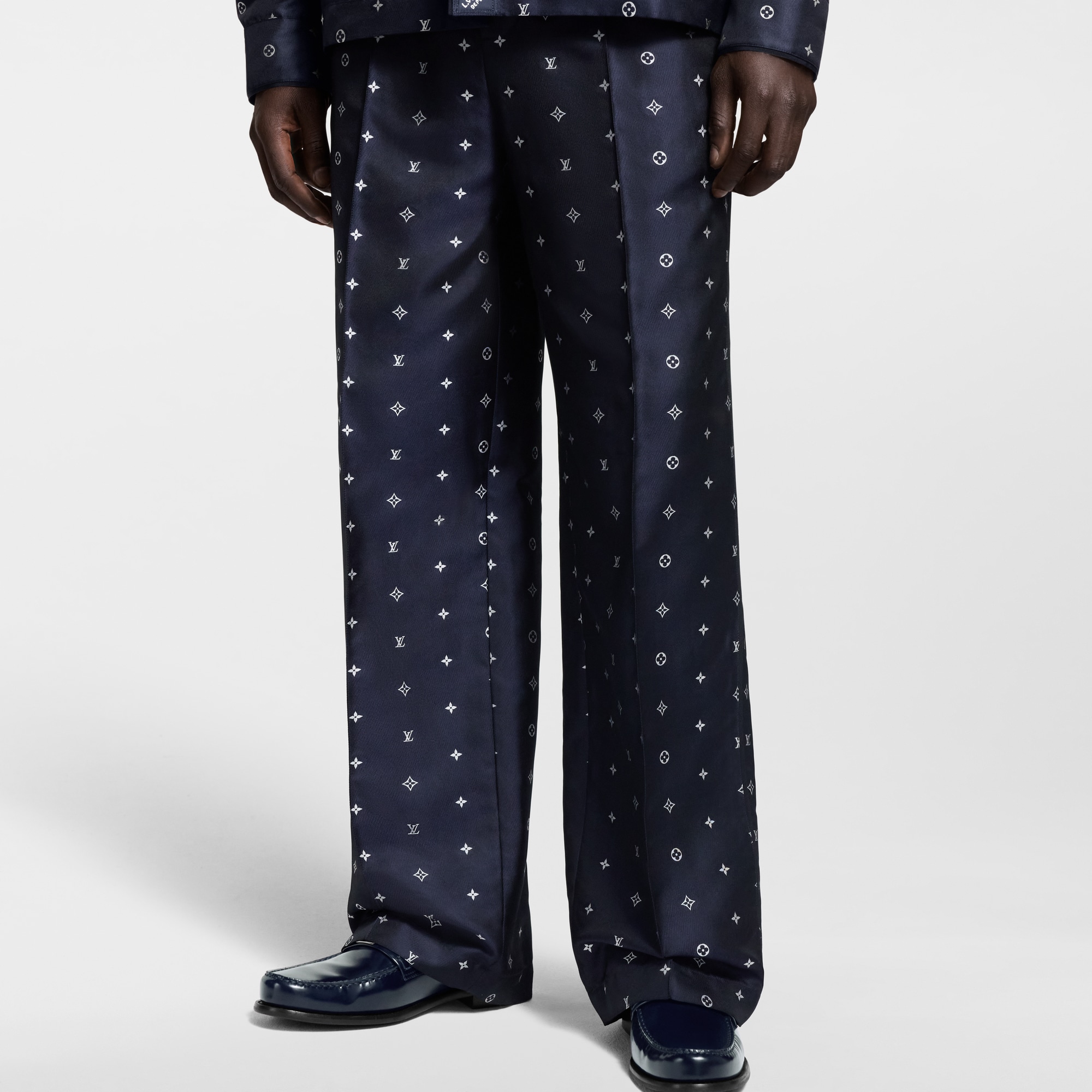 Ready-to-Wear Pants Monogram Silk Pajama Pants | Louis Vuitton ® (Product zoom)