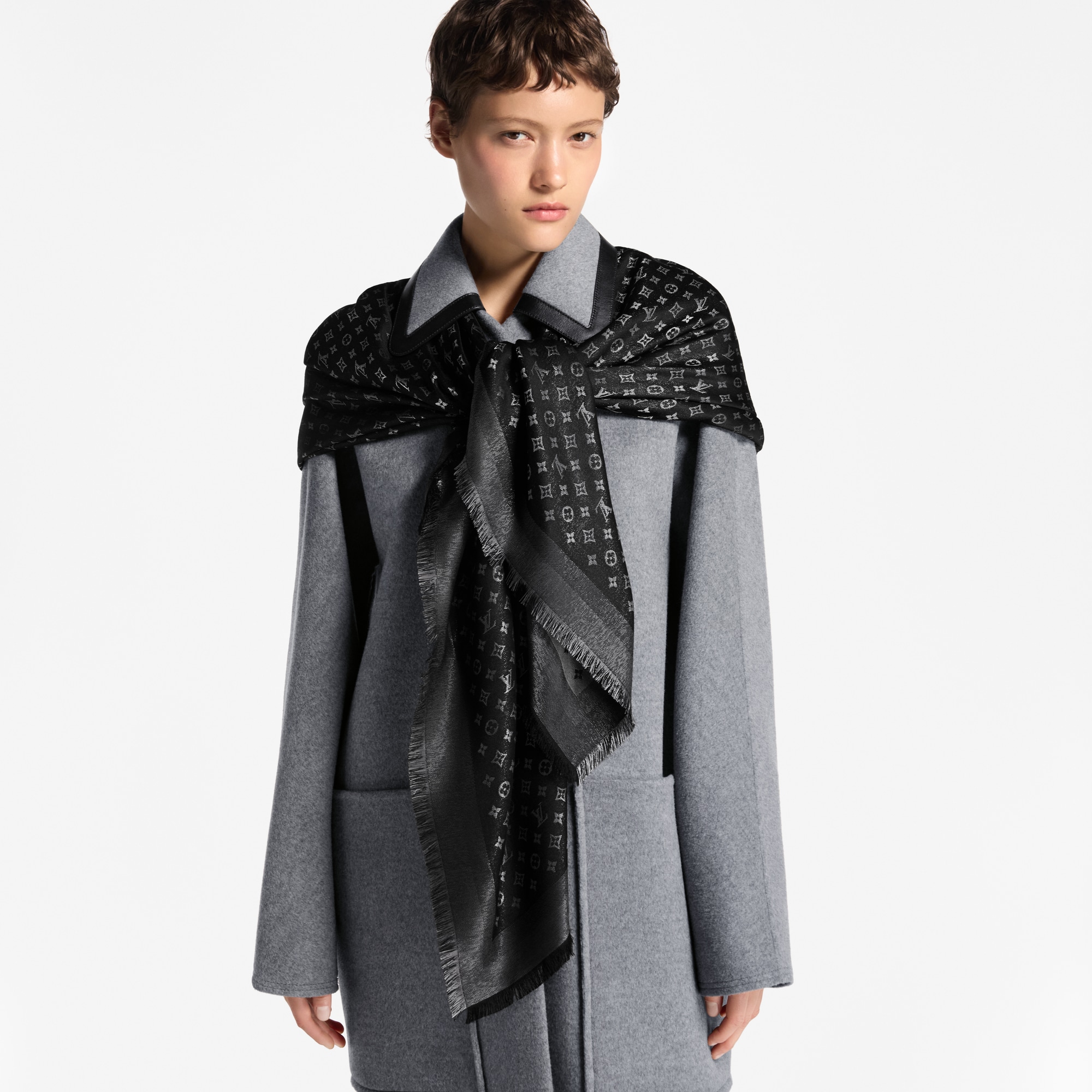 S00 Accessories Shawls and Stoles Moonlight Shawl | Louis Vuitton ® (Product zoom)