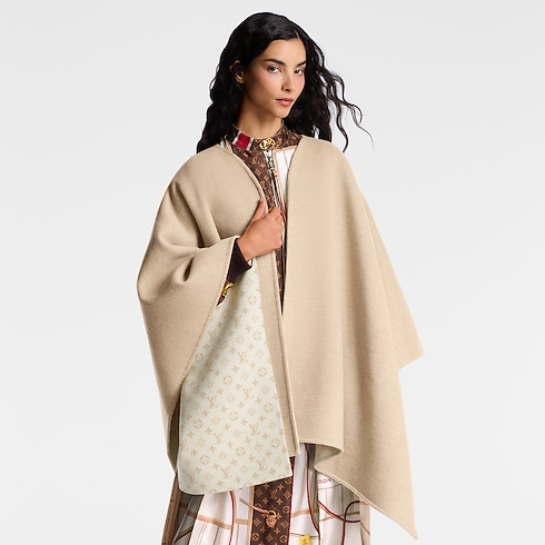 S00 Accessories Home Accessories My Monogram Cape | Louis Vuitton ® (Product zoom)