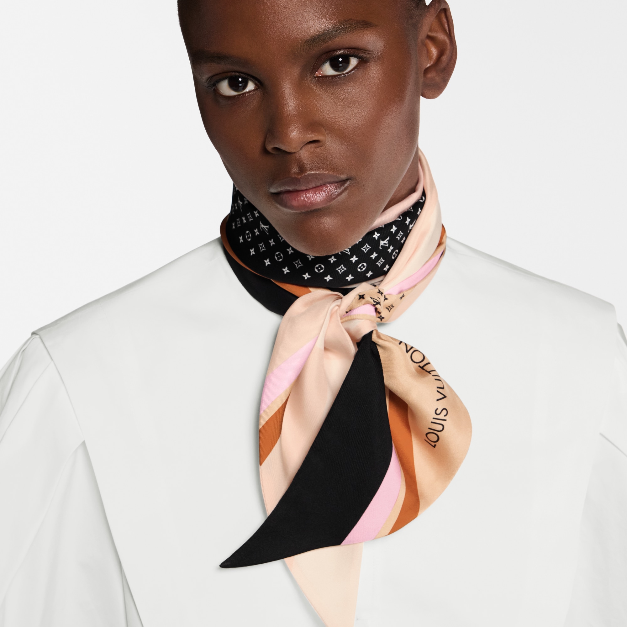 S00 Accessories Shawls and Stoles Nano Monogram Lavalliere Stole  | Louis Vuitton ® (Product zoom)