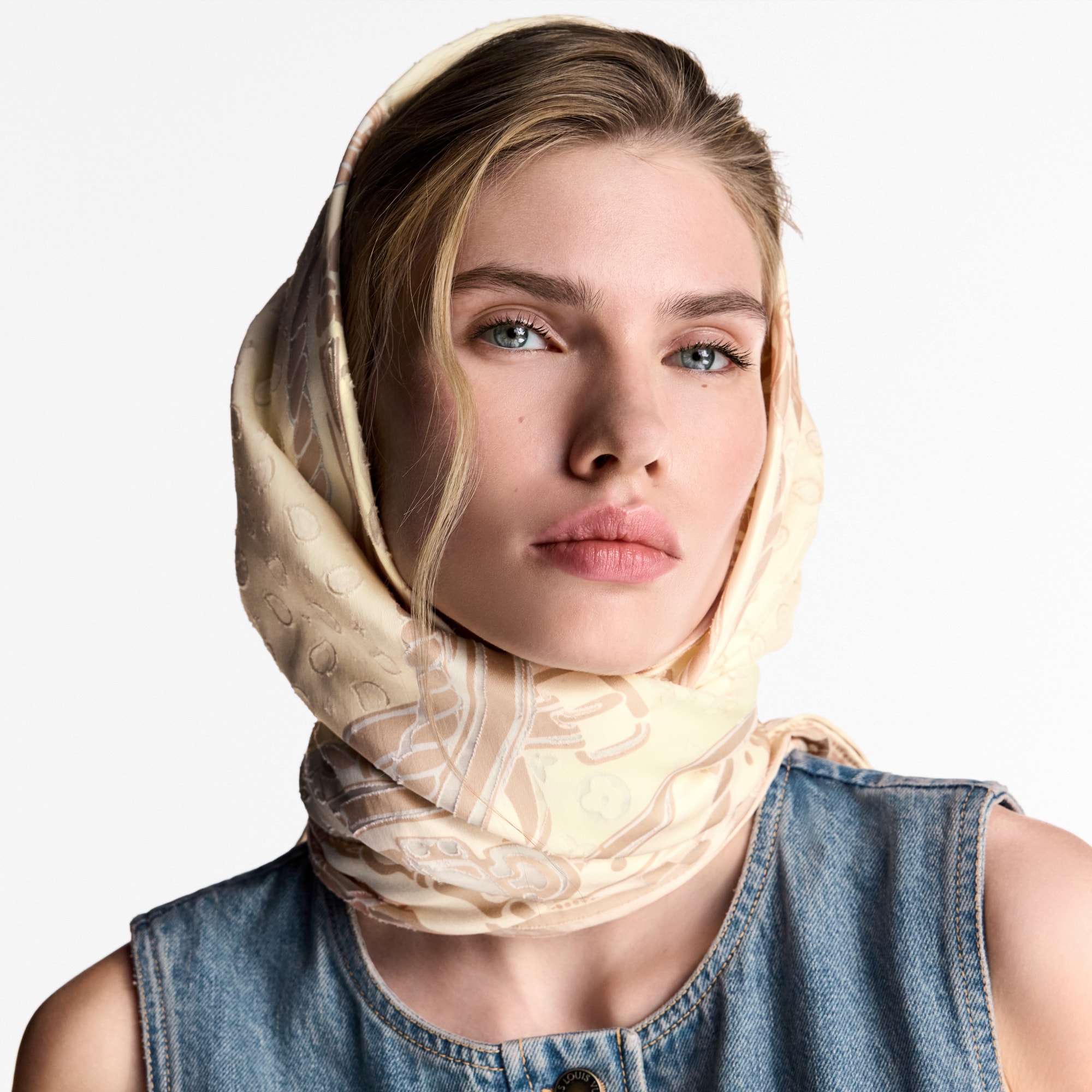 S00 Accessories Shawls and Stoles Ocean Bandana Shawl | Louis Vuitton ® (Product zoom)