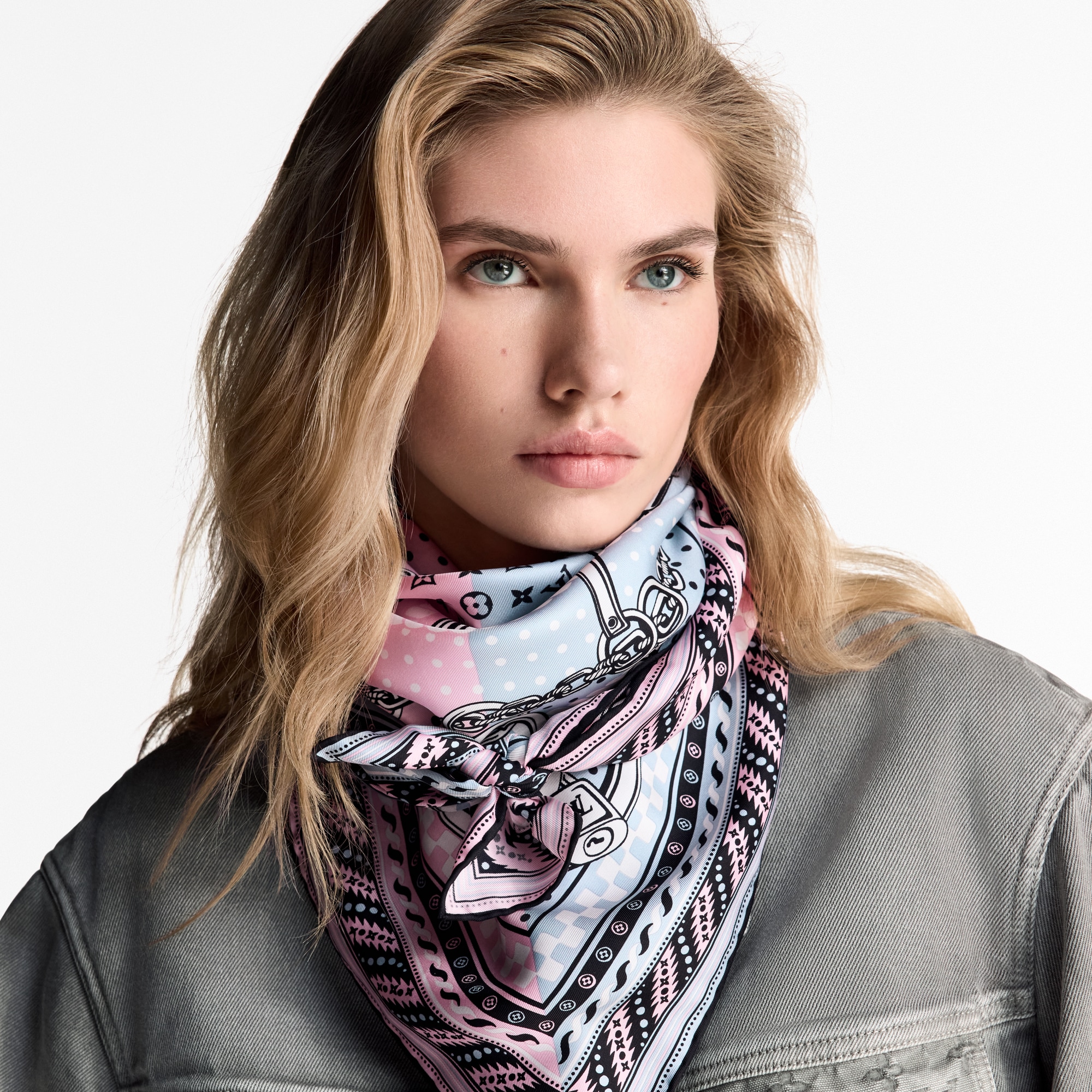 S00 Accessories Silk Squares and Bandeaus  Ocean Bandana Square 90 | Louis Vuitton ® (Product zoom)