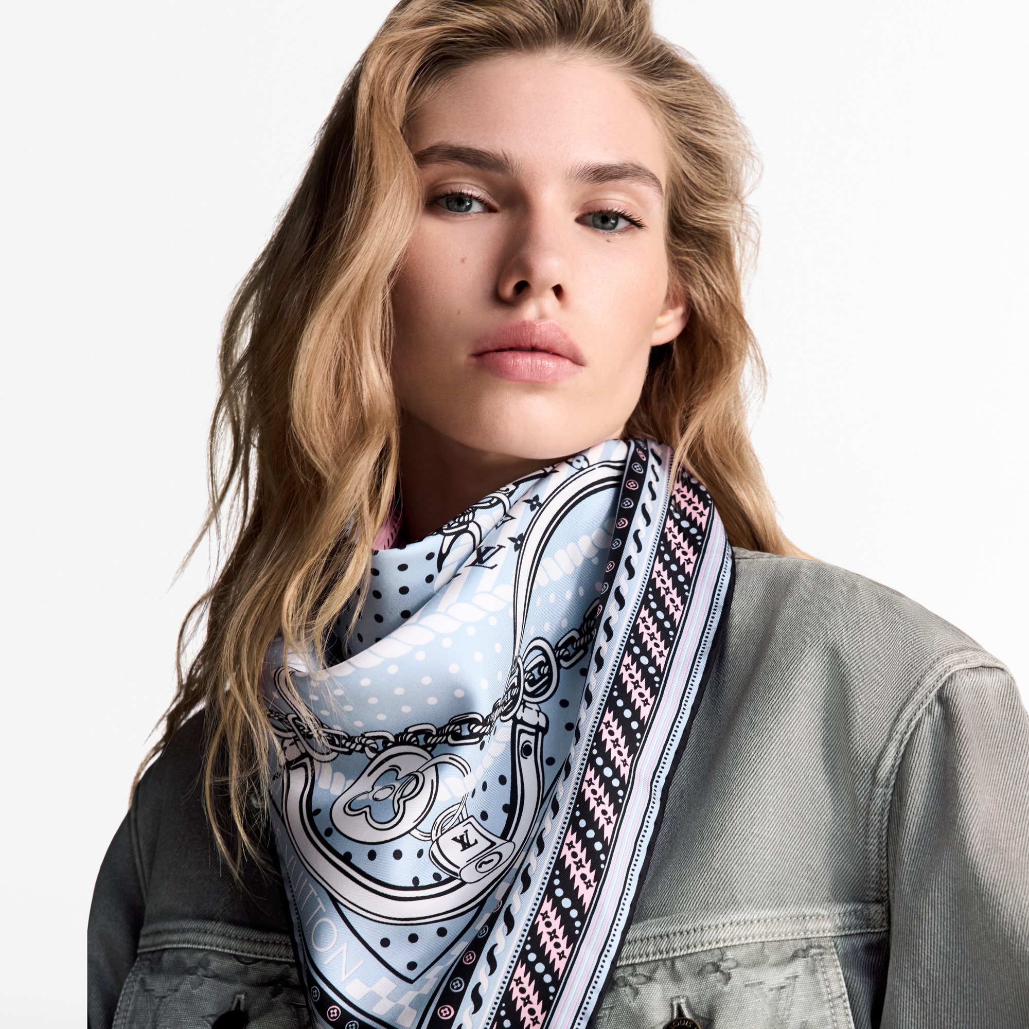 S00 Accessories Silk Squares and Bandeaus  Ocean Bandana Square 90 | Louis Vuitton ® (Product zoom)