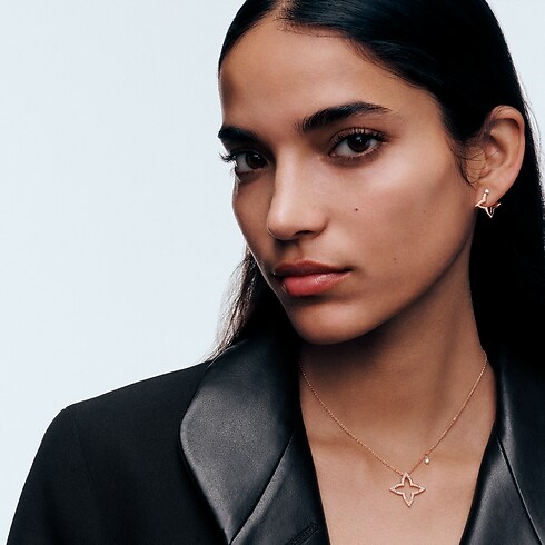 Categories Necklaces and Pendants Ombre Blossom Pendant, Pink Gold and Diamonds | Louis Vuitton ® (Product zoom)