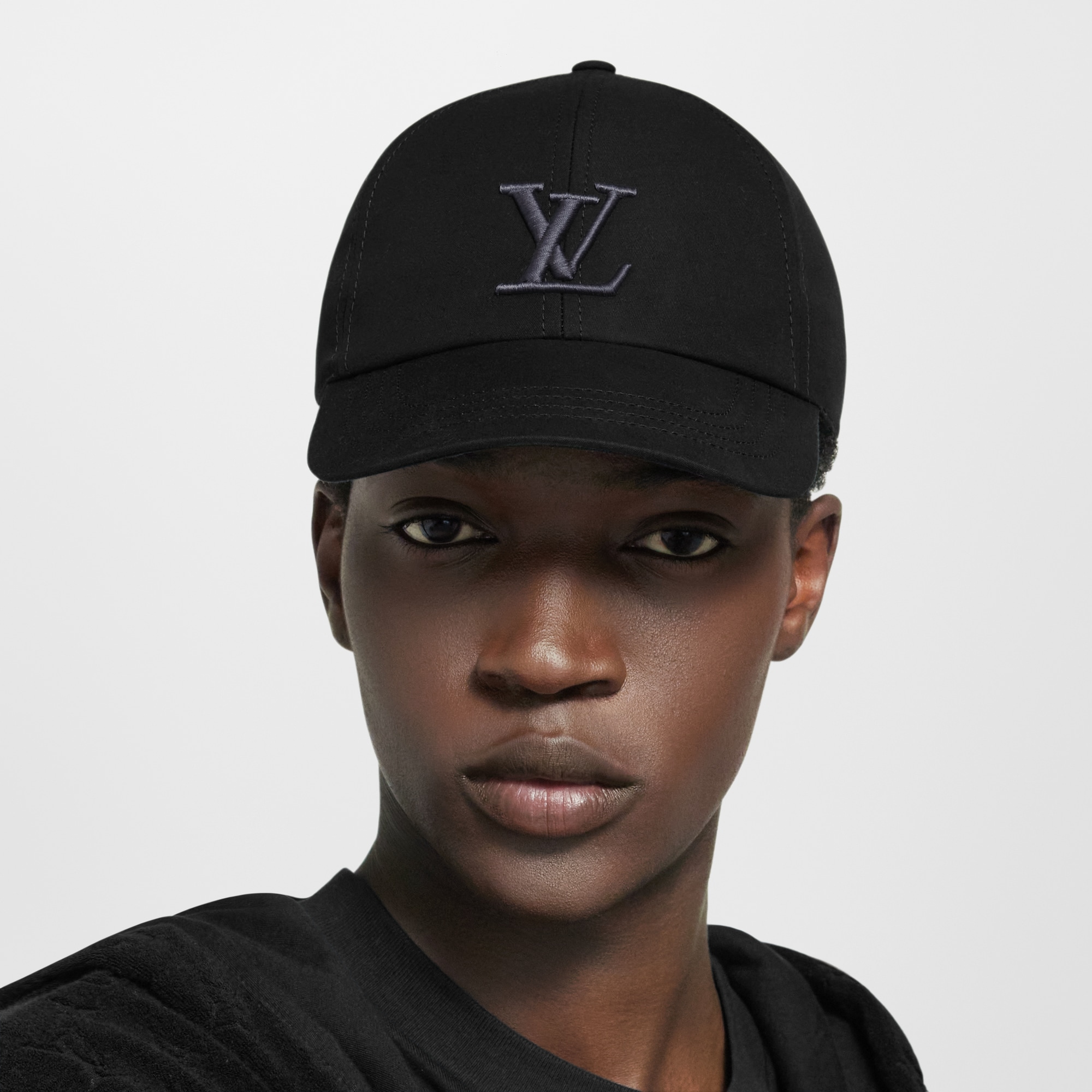 S00 Accessories Hats, Beanies and Gloves Only LV Cap | Louis Vuitton ® (Product zoom)