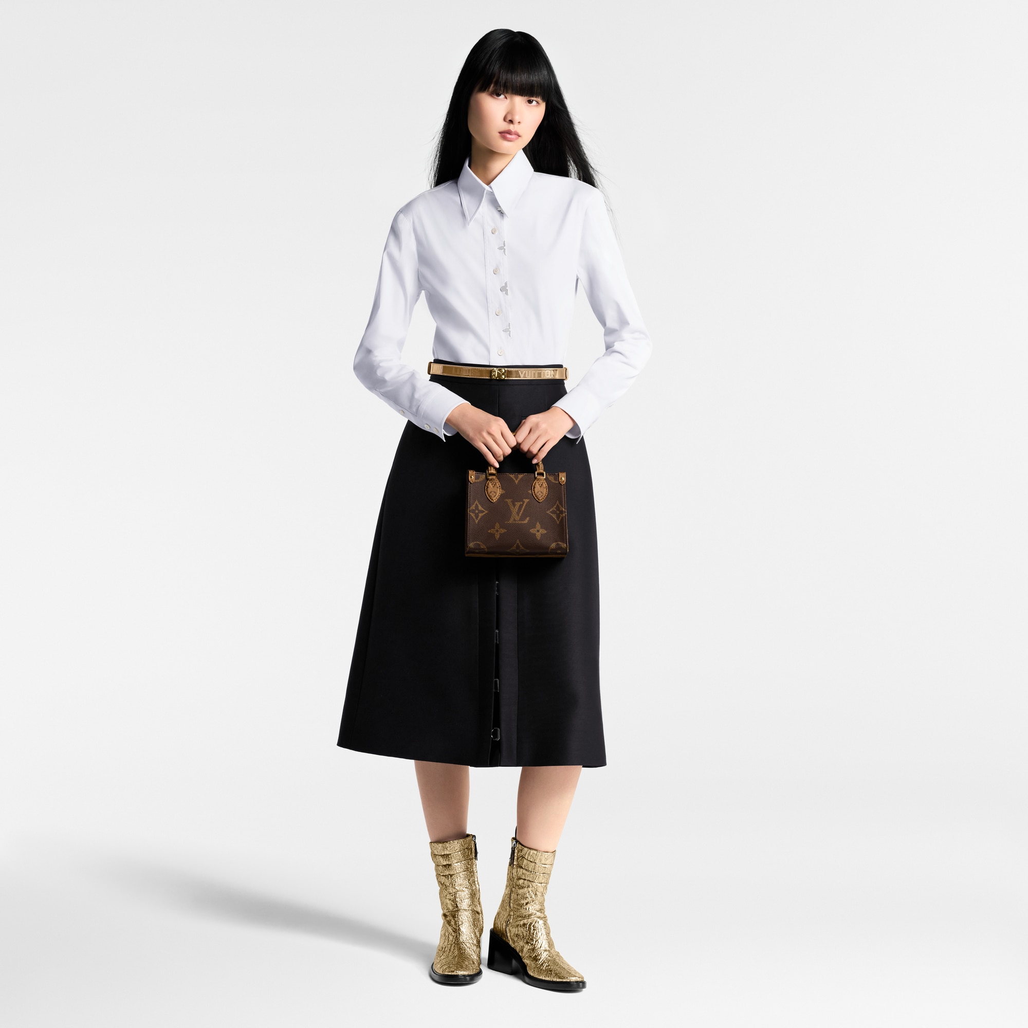 Monogram Reverse Handbags All Collections OnTheGo BB | Louis Vuitton ® (Product zoom)