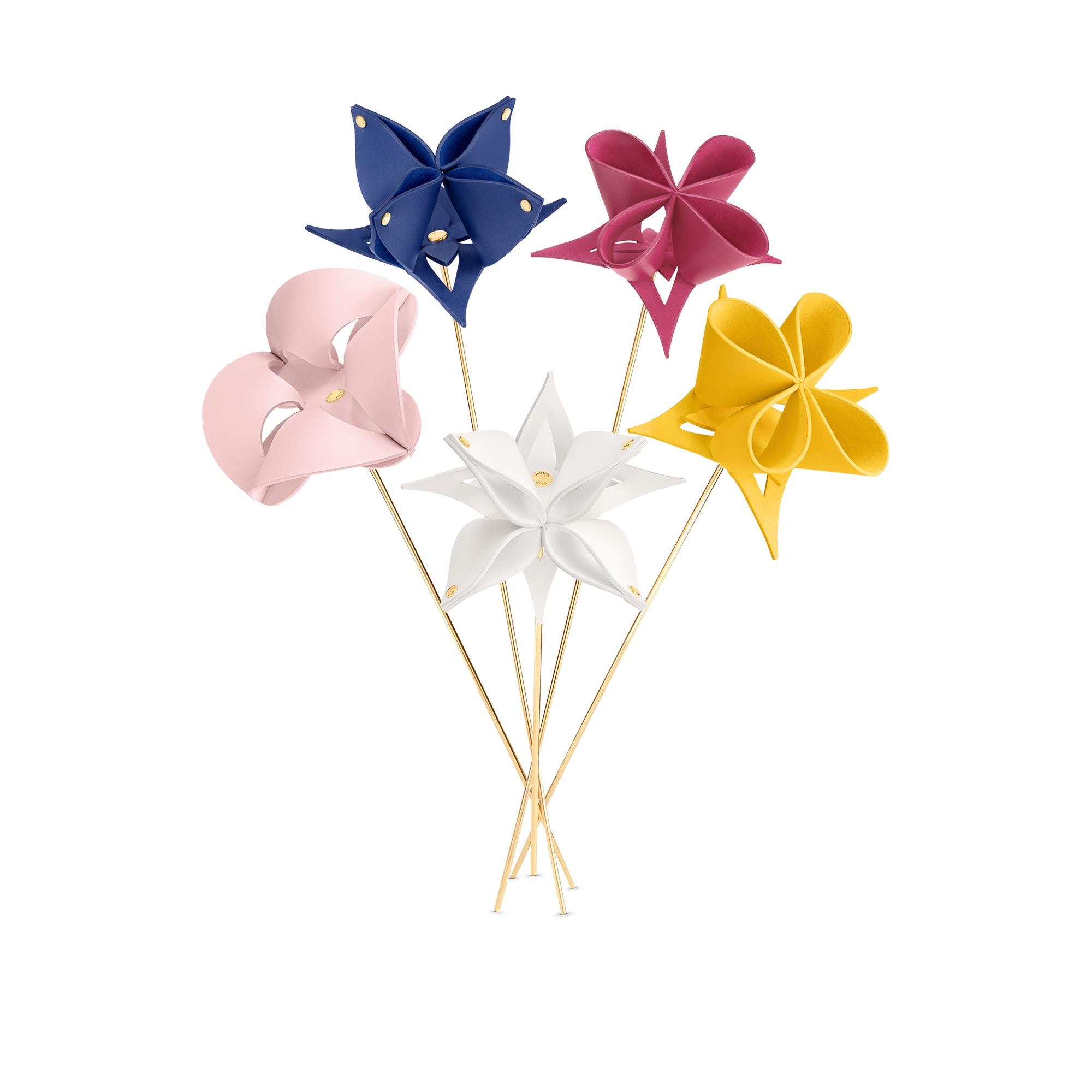  Home and Art of Dining Decoration Origami Flowers by Atelier Oï | Louis Vuitton ® (Product zoom)