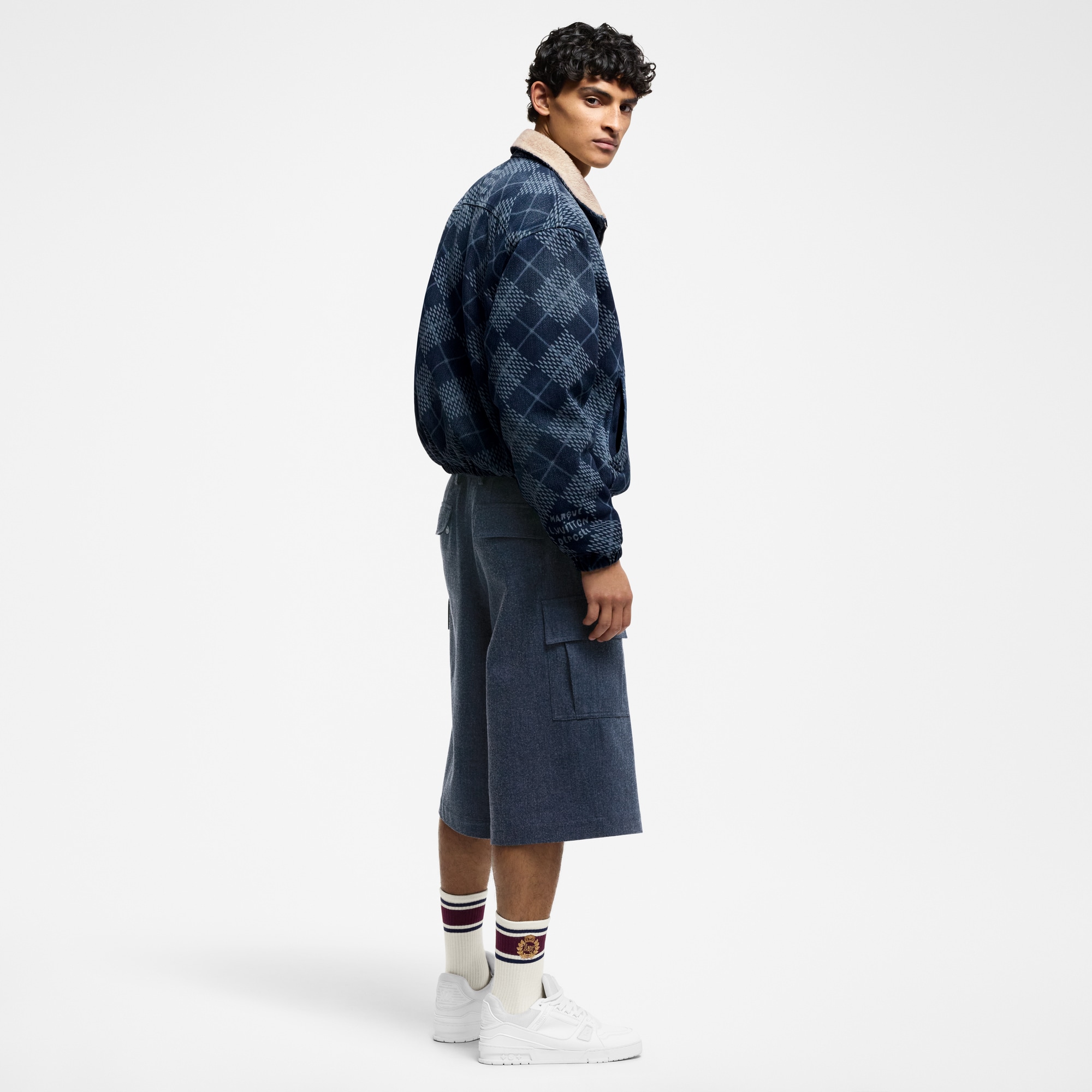  Ready-to-Wear Pants Oversized Cotton And Wool Blend Cargo Shorts | Louis Vuitton ® (Product zoom)