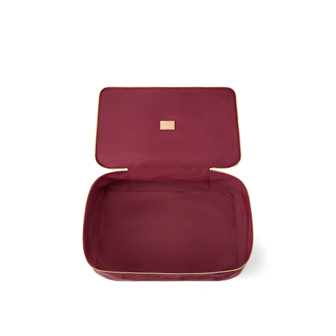 Other Monogram Canvas Travel Travel Accessories Packing Cube GM | Louis Vuitton ® (Product zoom)