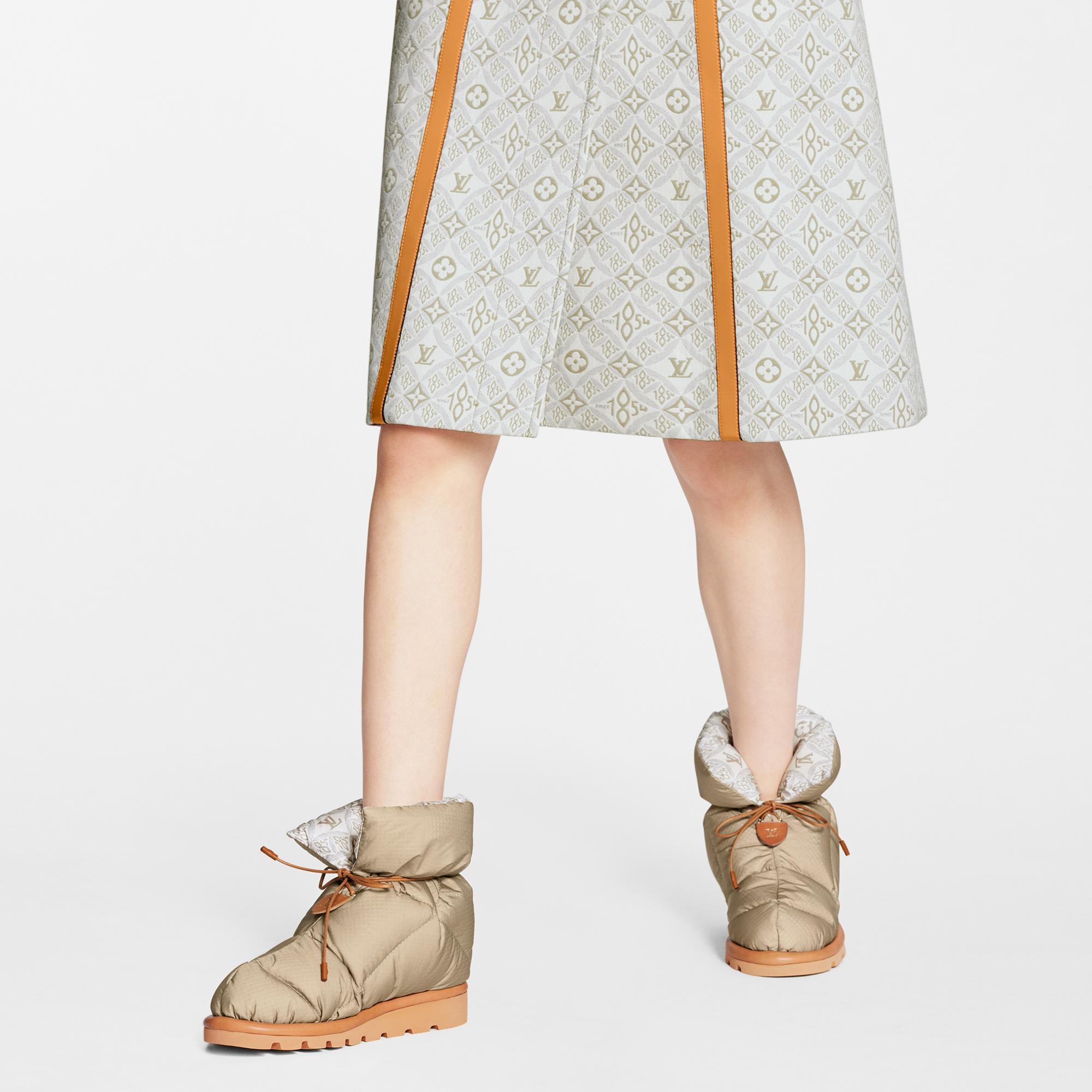 Louis Vuitton Pillow Comfort Ankle Boot BEIGE. Size 40.0