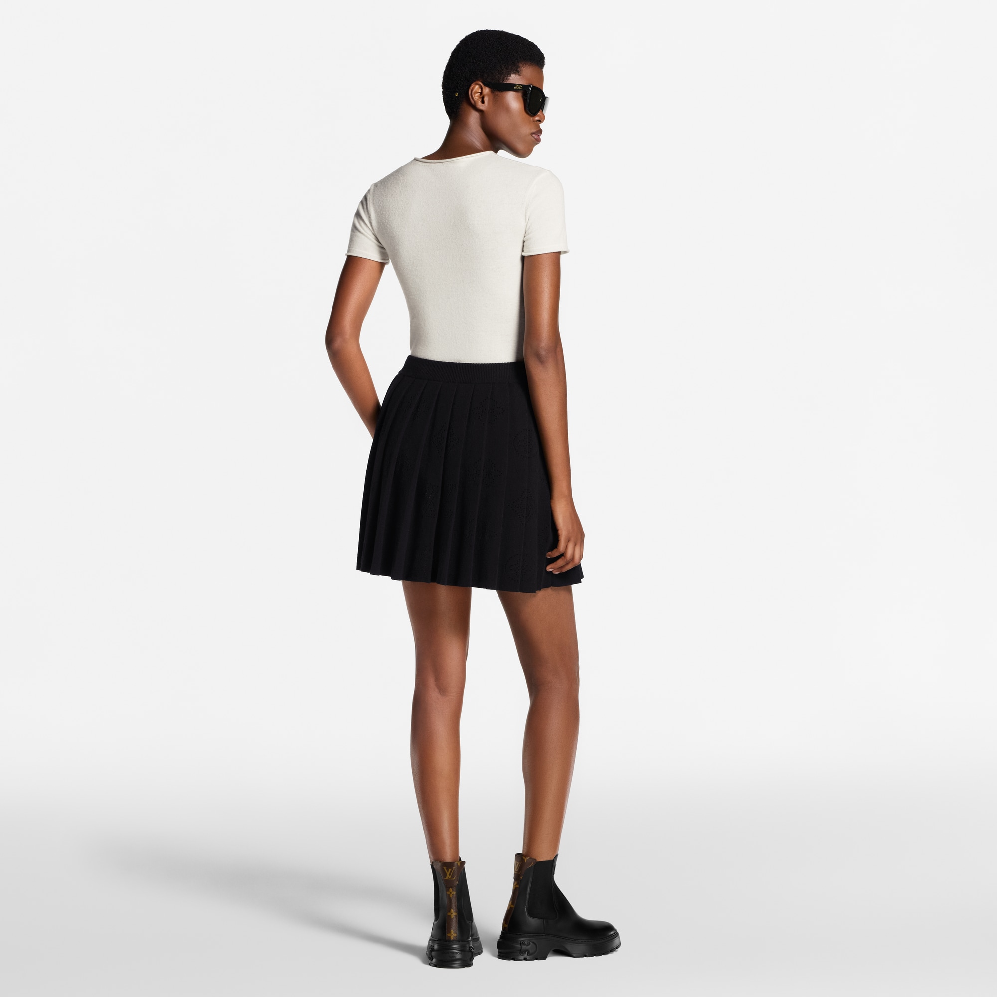  Ready-to-Wear Skirts and Shorts Pleated Mahina Knit Skirt | Louis Vuitton ® (Product zoom)