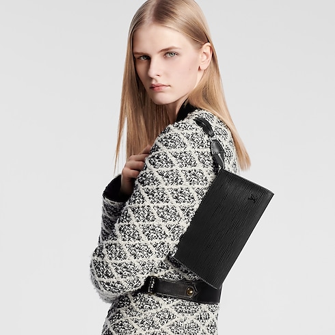 Epi Leather Mother's Day Gifts } Pochette Accessoires | Louis Vuitton ® (Product zoom)