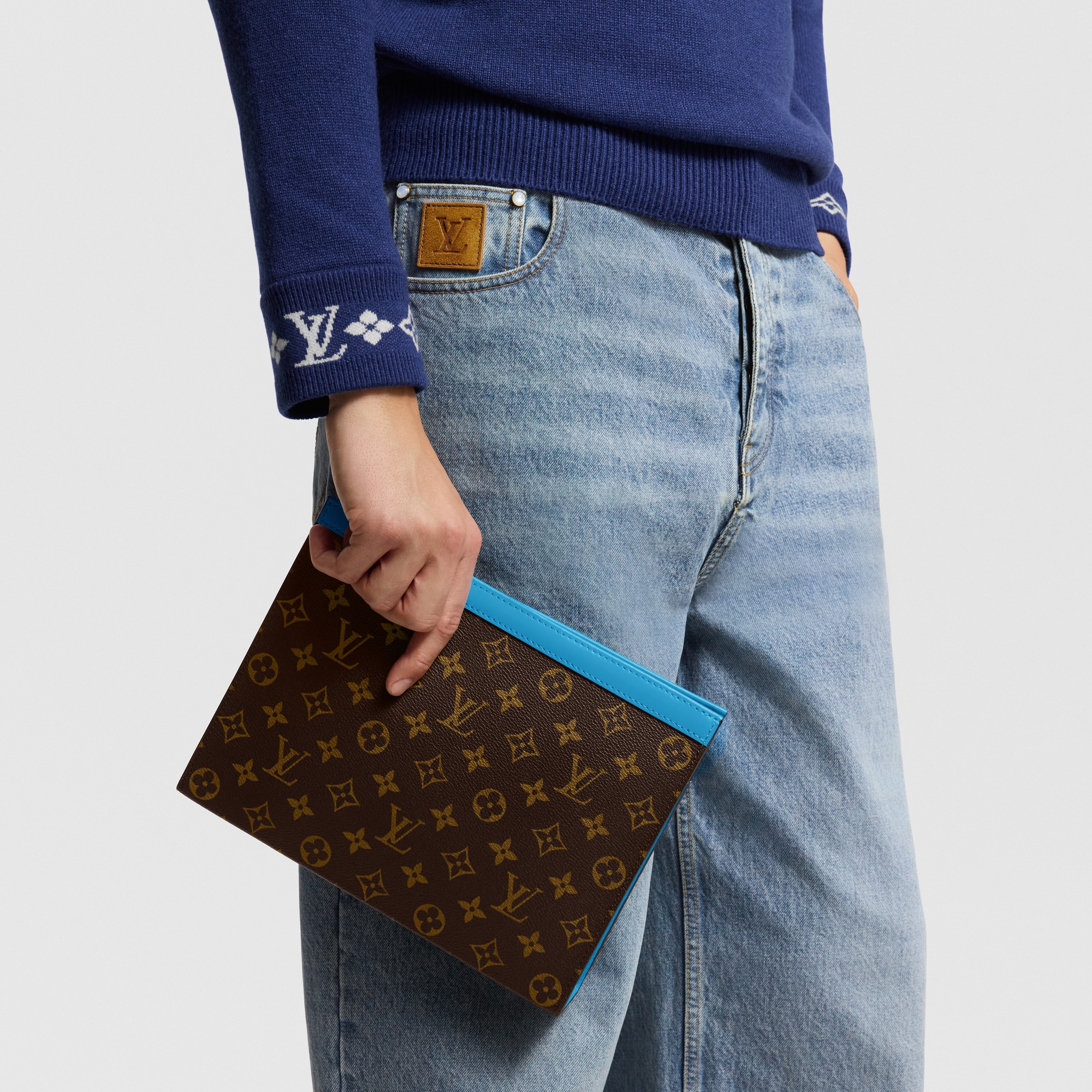 G73 Small Leather Goods Pouches Pochette Voyage MM | Louis Vuitton ® (Product zoom)