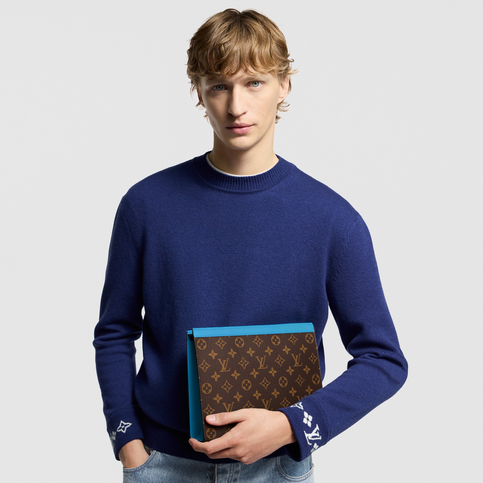 G73 Small Leather Goods Pouches Pochette Voyage MM | Louis Vuitton ® (Product zoom)