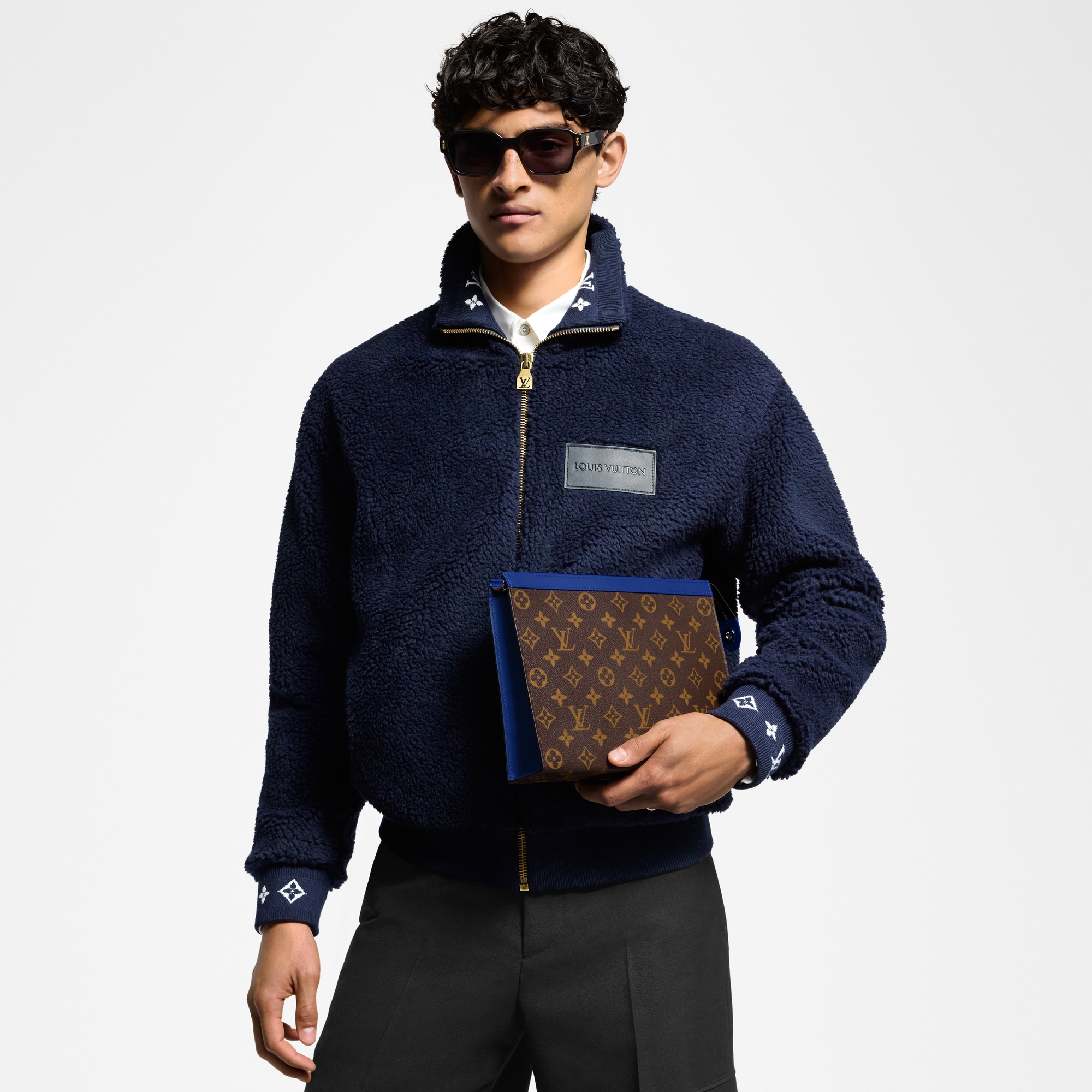 G73 Small Leather Goods Pouches Pochette Voyage MM | Louis Vuitton ® (Product zoom)