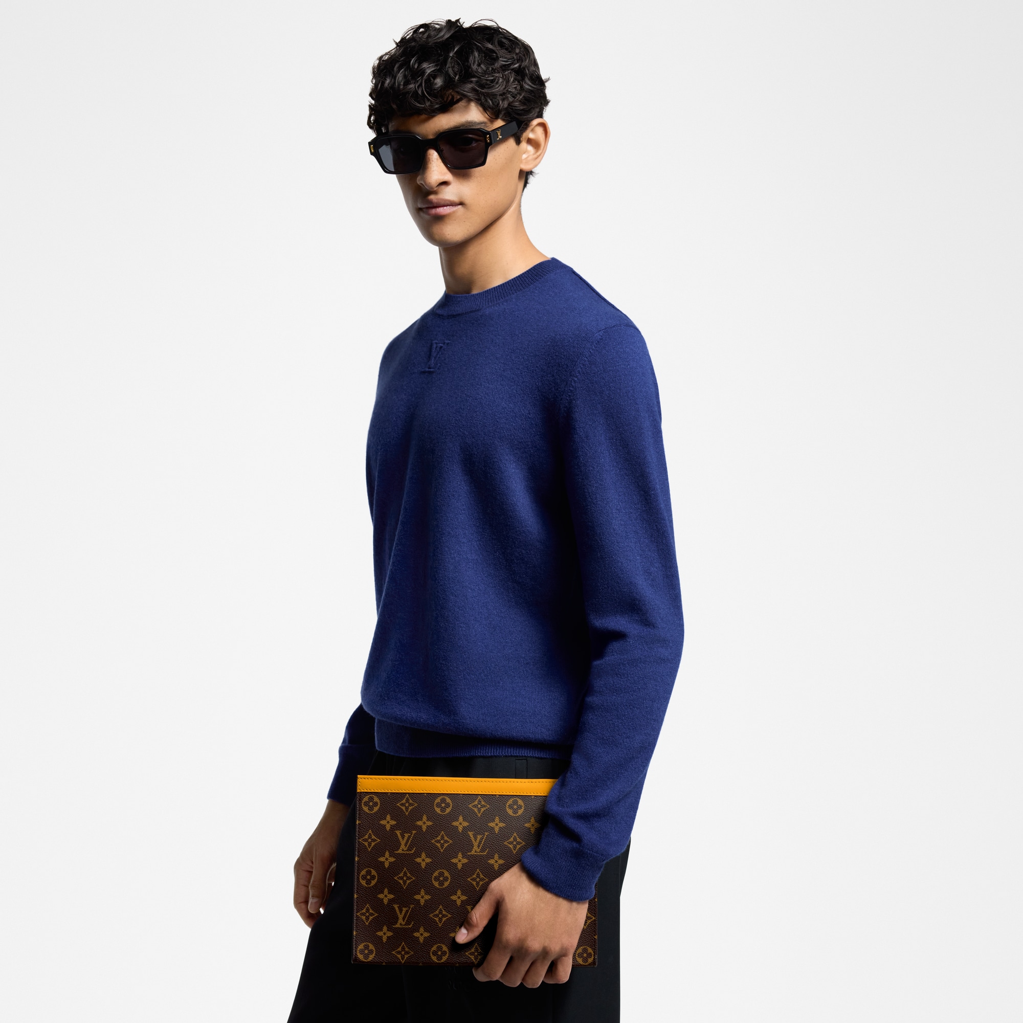 G73 Small Leather Goods Pouches Pochette Voyage MM | Louis Vuitton ® (Product zoom)