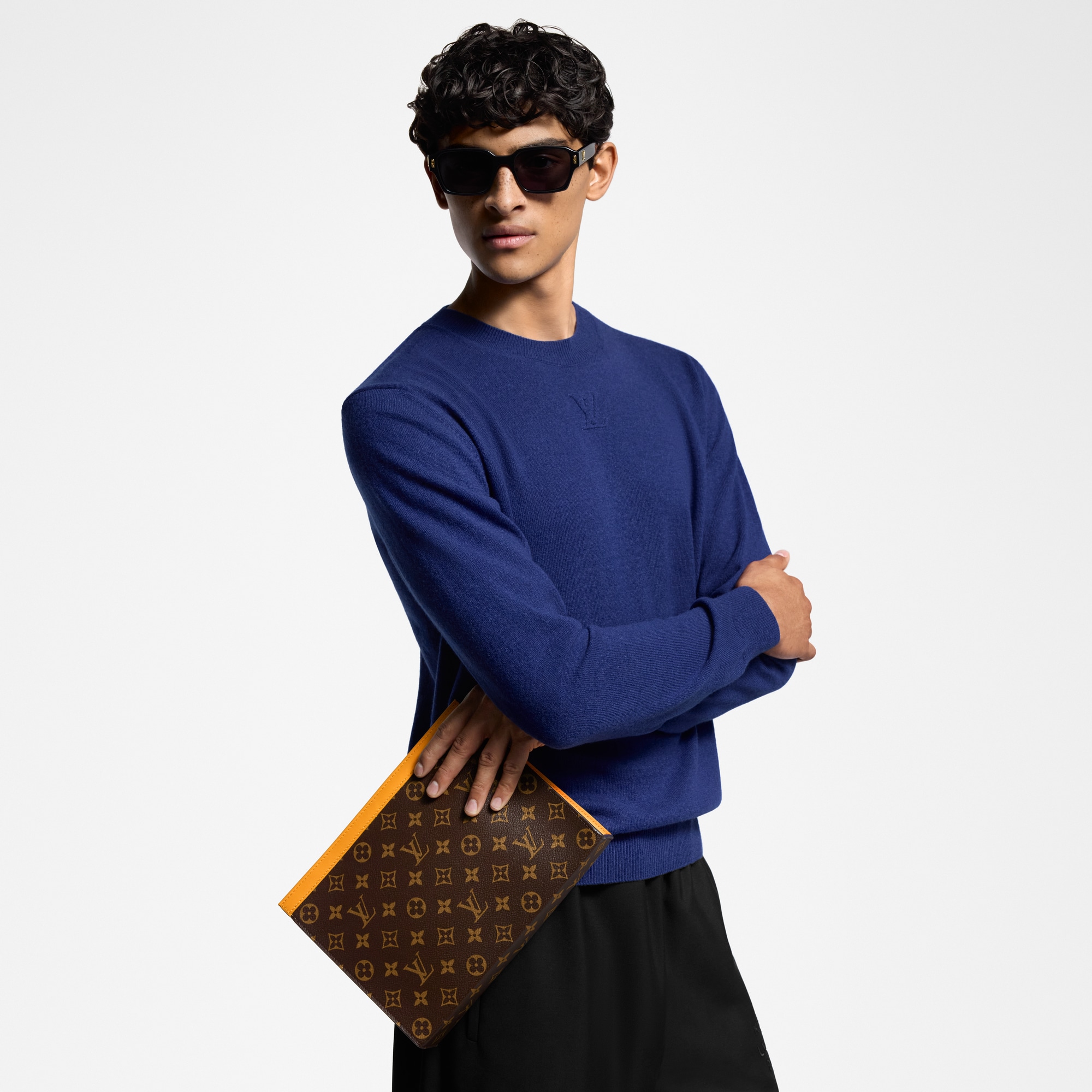 G73 Small Leather Goods Pouches Pochette Voyage MM | Louis Vuitton ® (Product zoom)