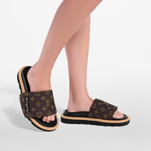 Pool Pillow Flat Comfort Mule Cropped Worn View