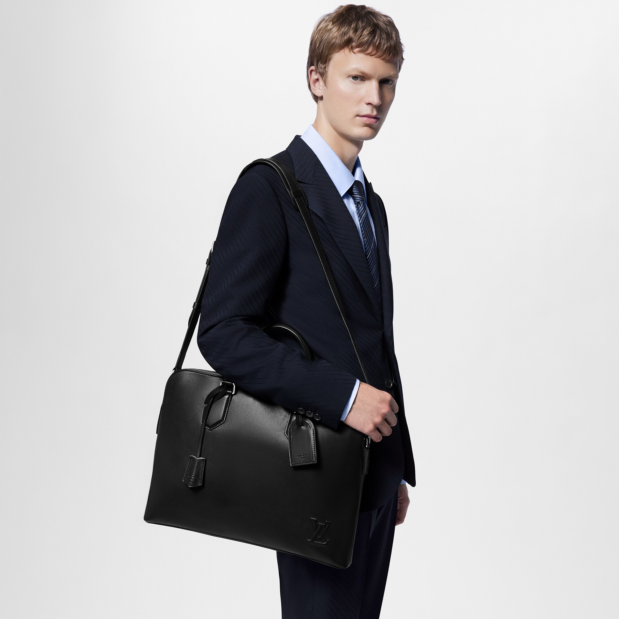 H30 Travel Travel Bags Porte-Documents Voyage PM | Louis Vuitton ® (Product zoom)