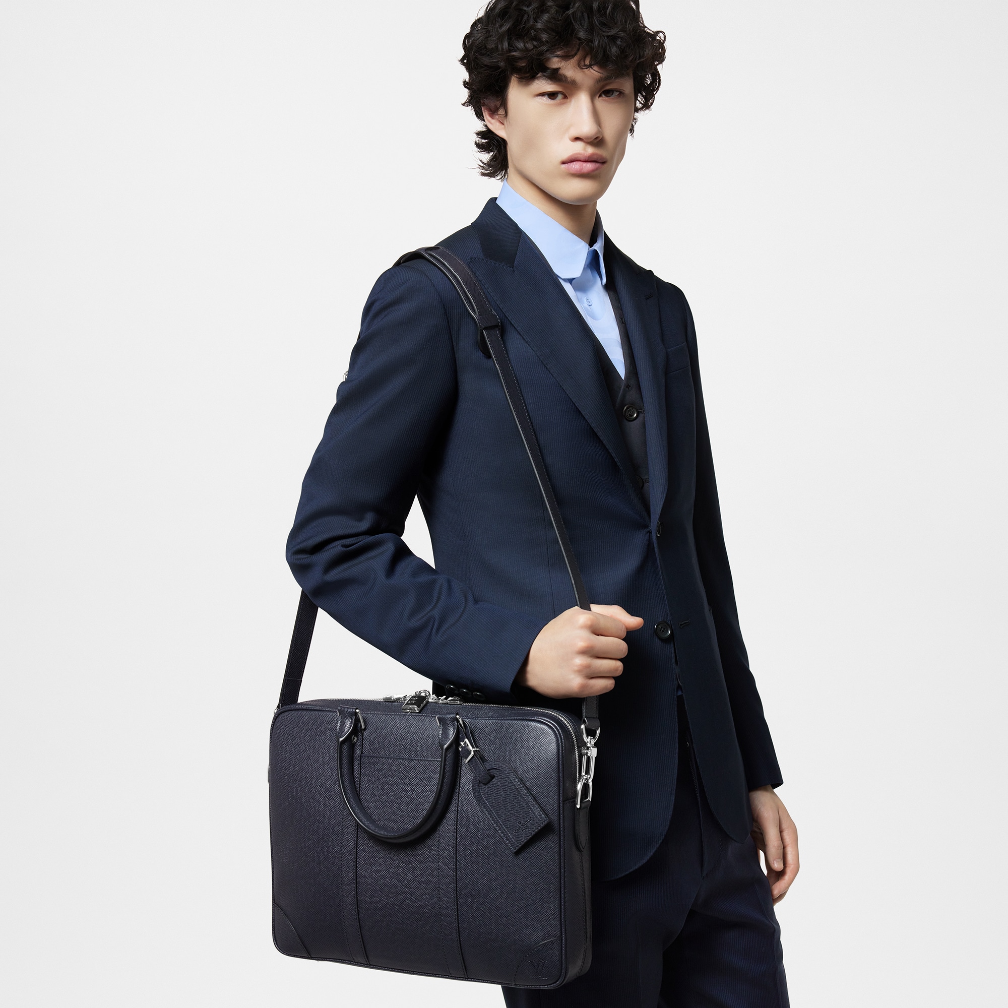 Monogram Other Discontinued Product Obs 13 Porte Documents Voyage PM | Louis Vuitton ® (Product zoom)