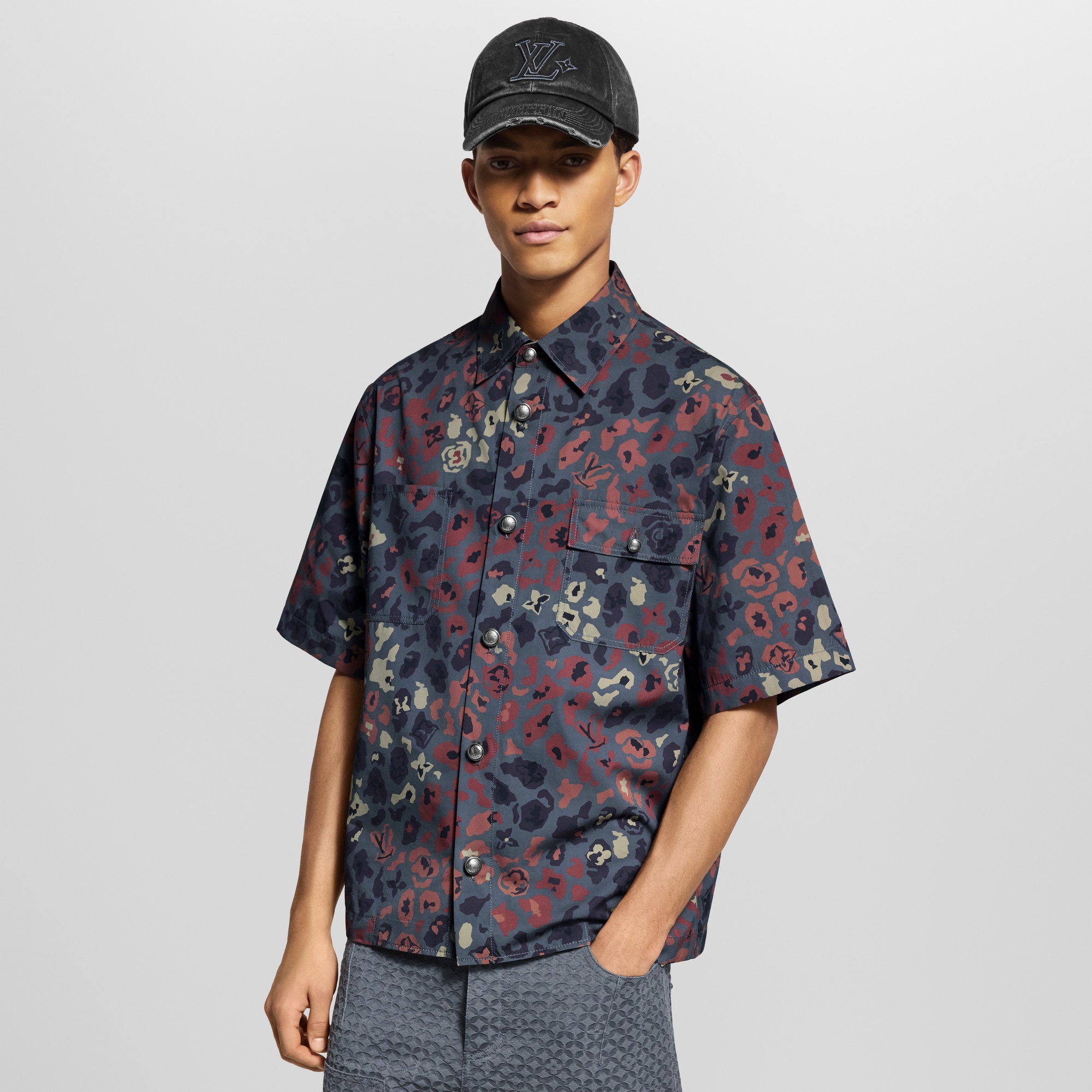  Ready-to-Wear Shirts Printed Short-Sleeved Workwear Shirt | Louis Vuitton ® (Product zoom)