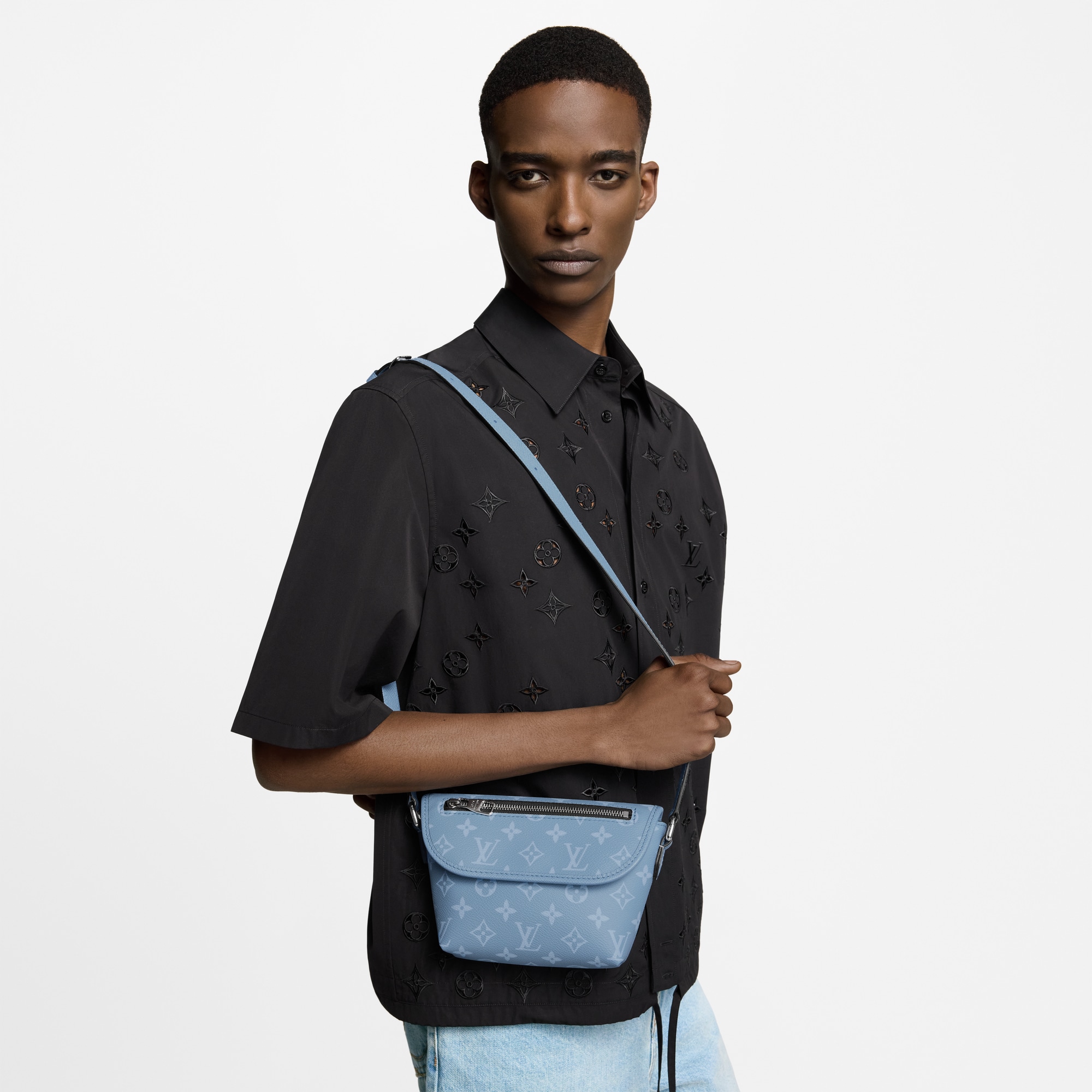 Taigarama Small Leather Goods Mini Bags Pulse Wearable Wallet | Louis Vuitton ® (Product zoom)