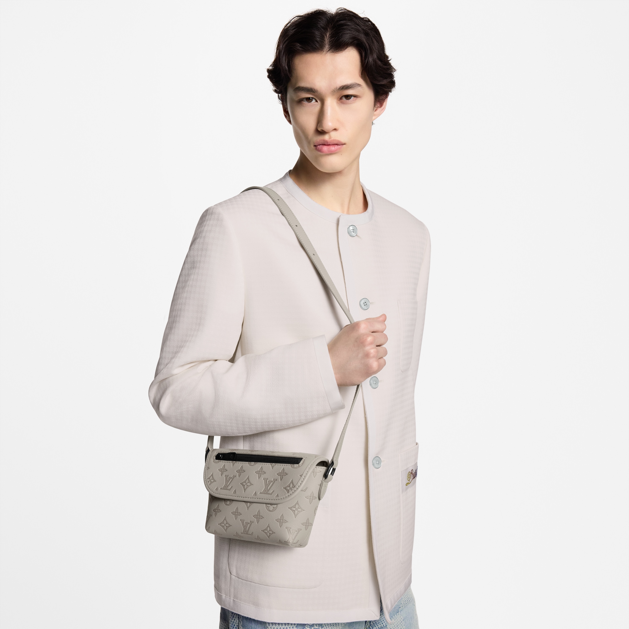 G65 Small Leather Goods Mini Bags Pulse Wearable Wallet | Louis Vuitton ® (Product zoom)