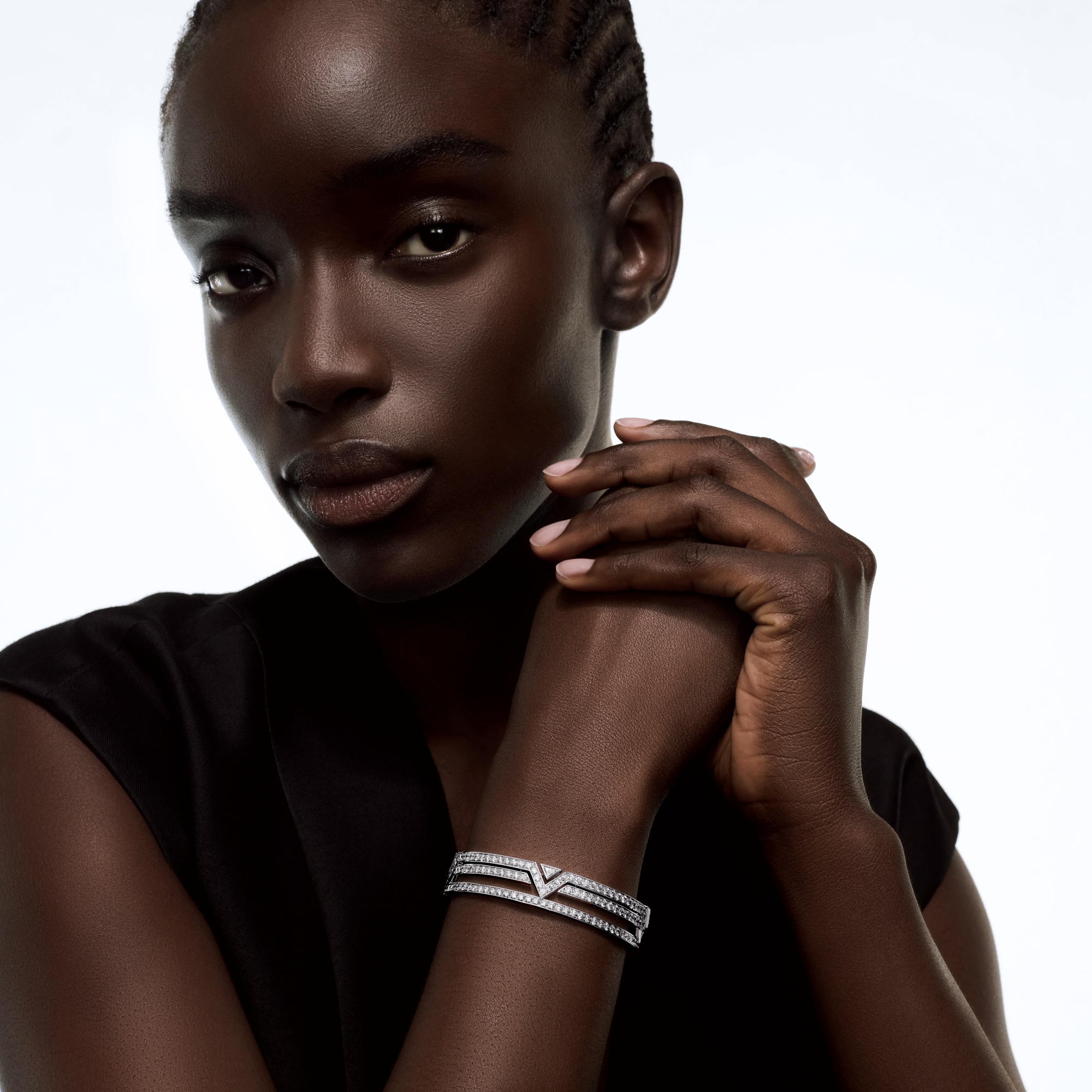  Jewelry Bracelets Pure V Bracelet, White Gold and Diamonds | Louis Vuitton ® (Product zoom)