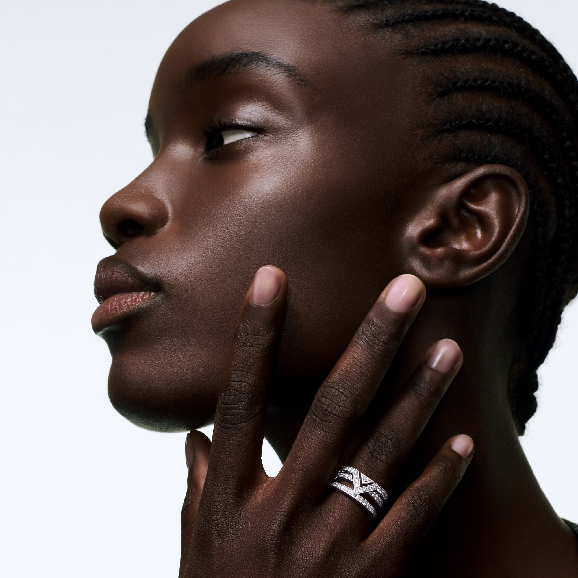  Jewelry Rings Pure V Ring, White Gold and Diamonds | Louis Vuitton ® (Product zoom)