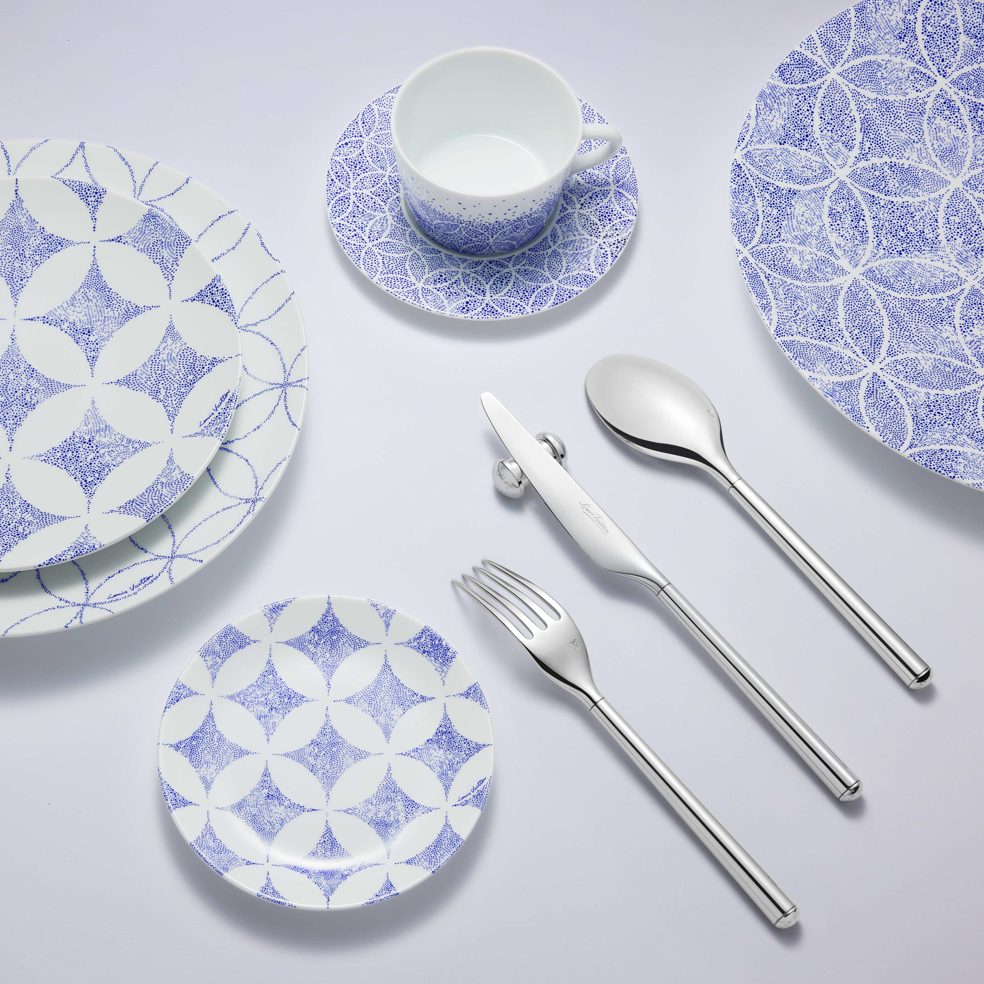  Objets Nomades Decoration Rivet Dinner Set  | Louis Vuitton ® (Product zoom)
