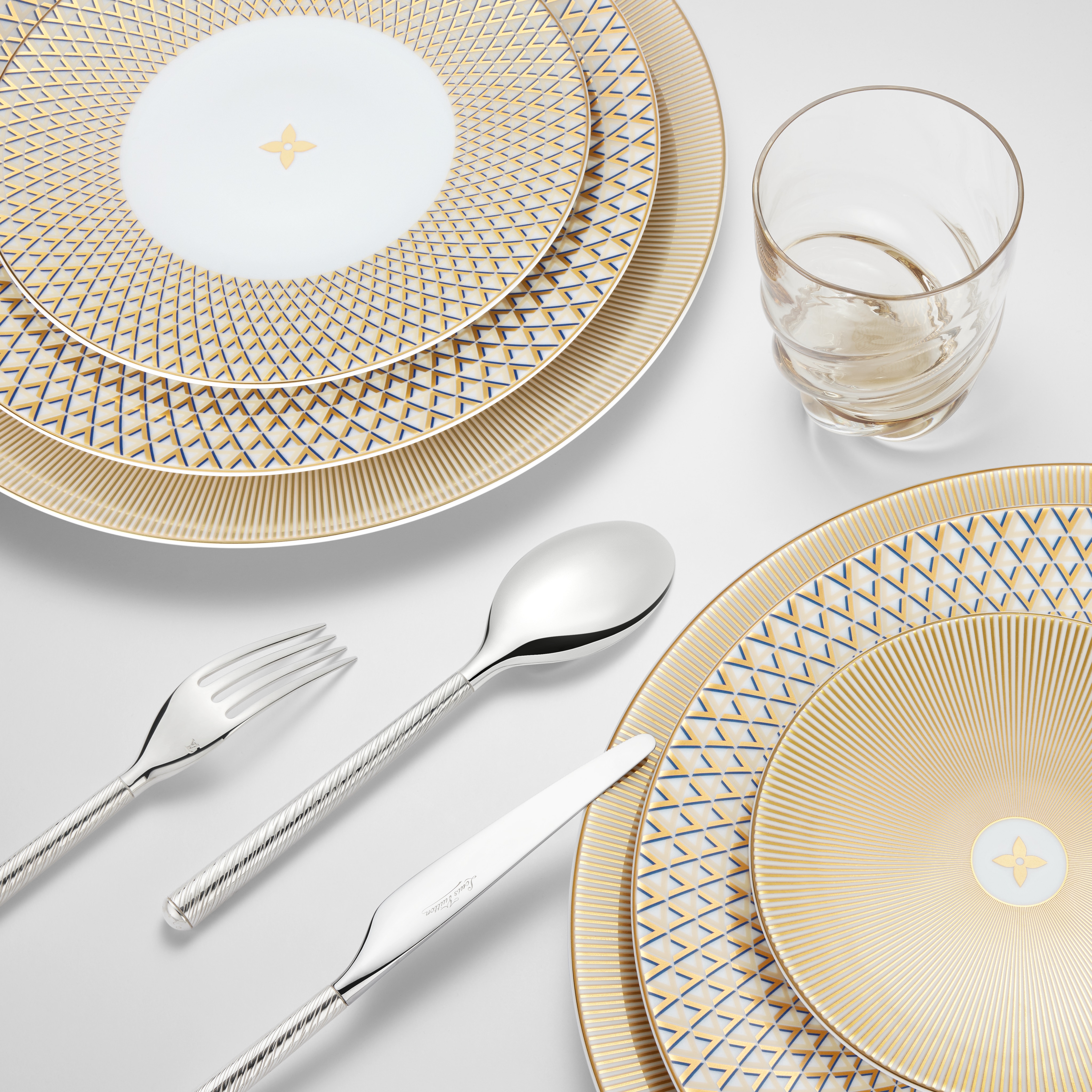 Epi Leather Home and Art of Dining Art of Dining Rivet Dinner Set | Louis Vuitton ® (Product zoom)