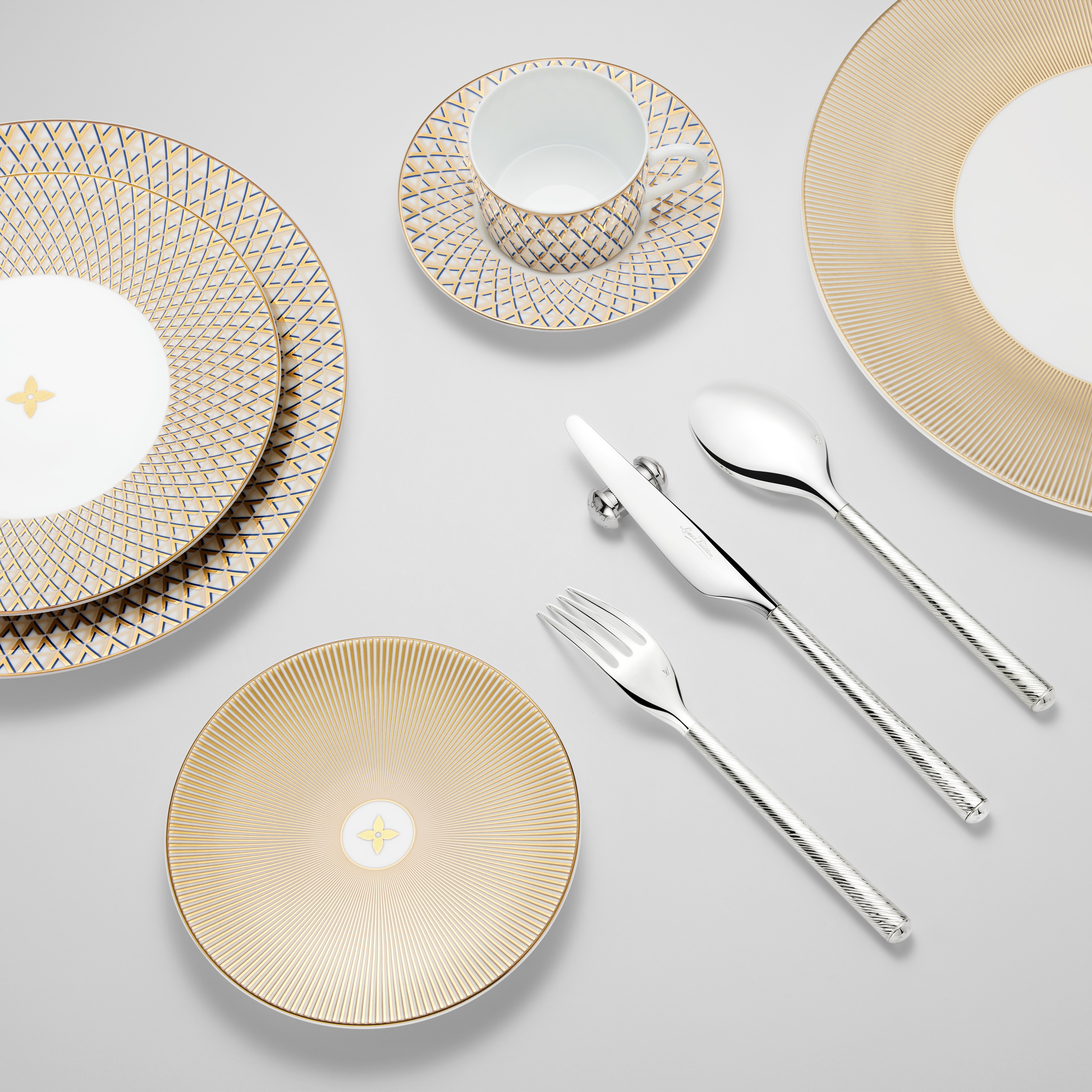 Epi Leather Home and Art of Dining Art of Dining Rivet Dinner Set | Louis Vuitton ® (Product zoom)