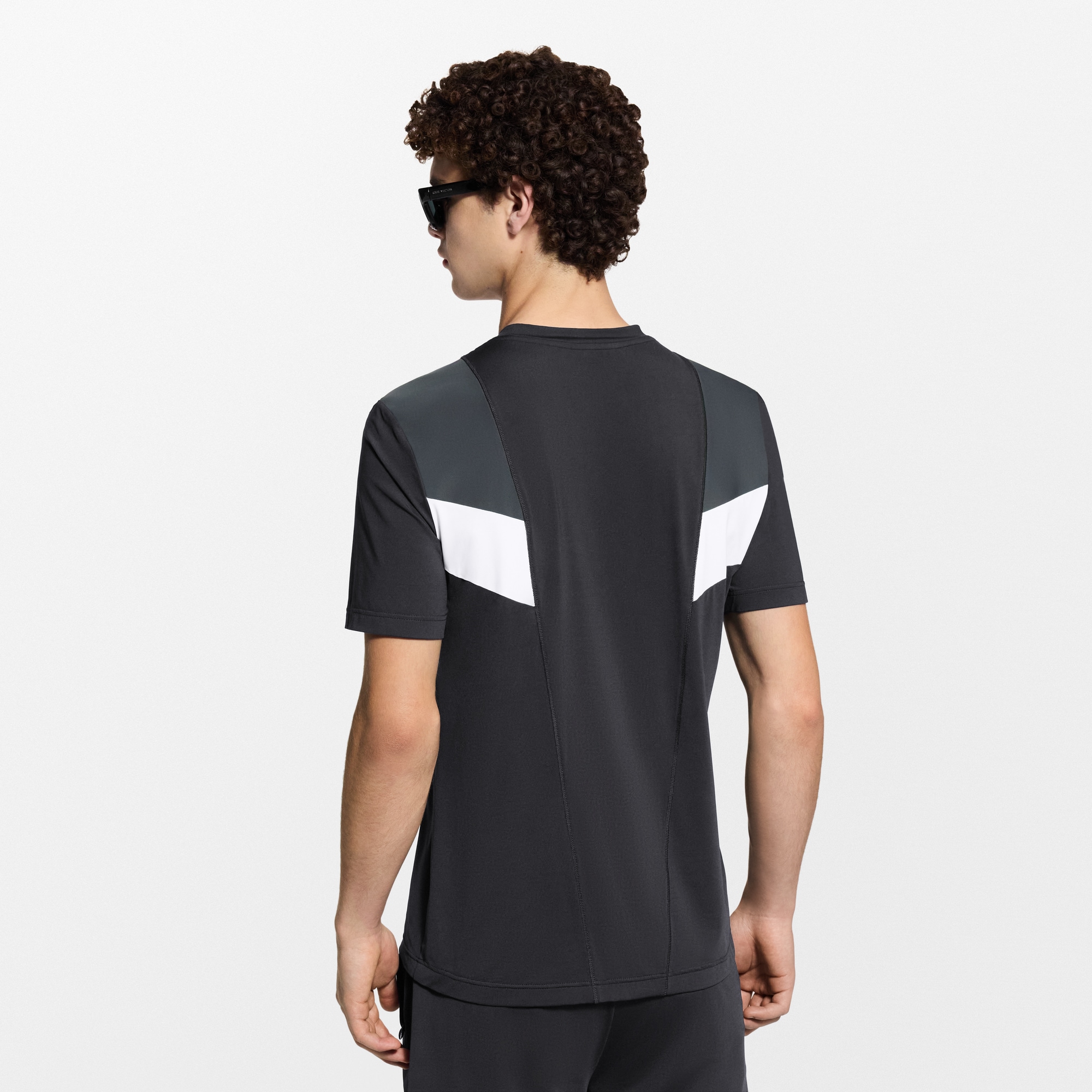  Ready-to-Wear T-Shirts and Polos Running T-Shirt | Louis Vuitton ® (Product zoom)