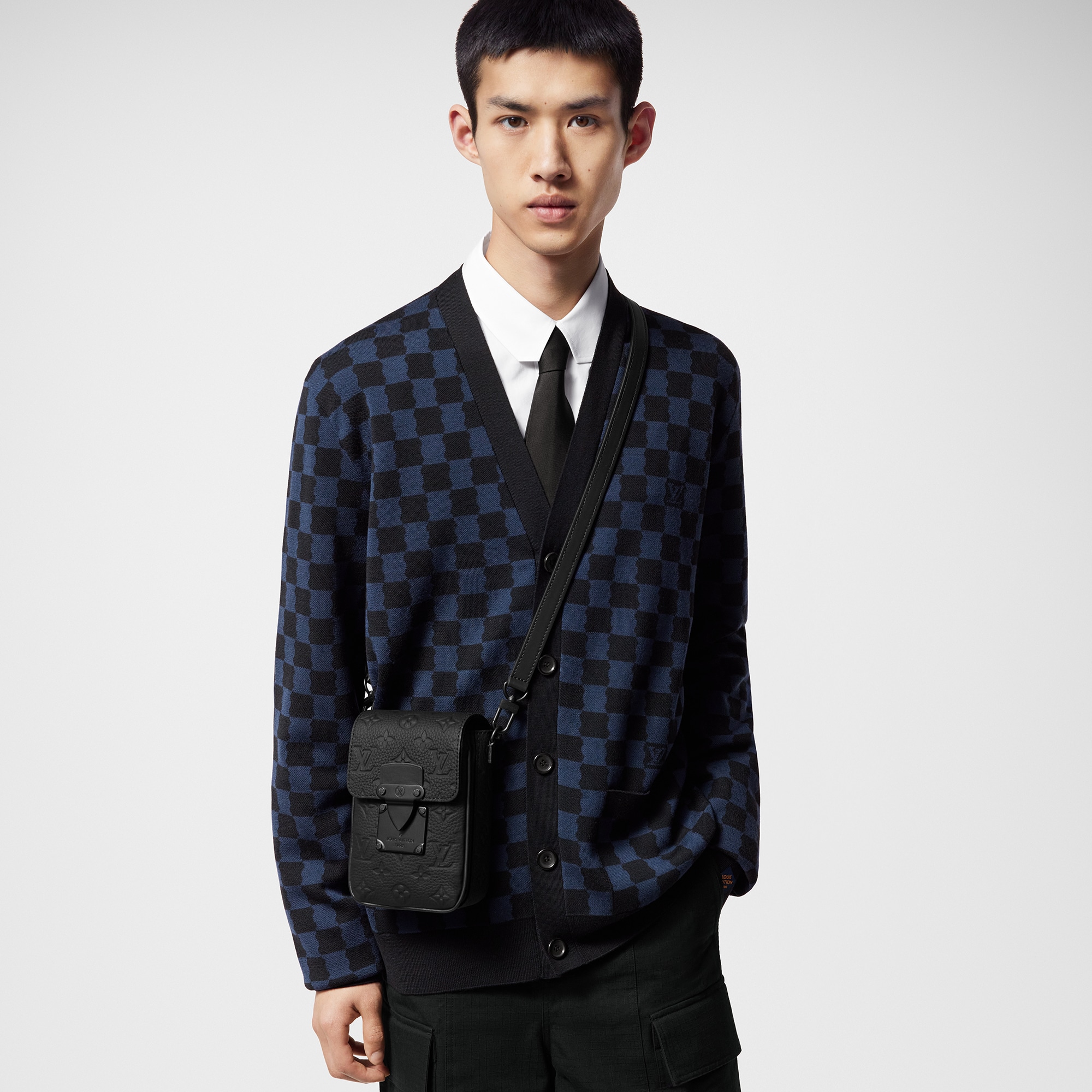 Monogram Taurillon Leather Bags All Collections S-Lock Vertical wearable wallet | Louis Vuitton ® (Product zoom)