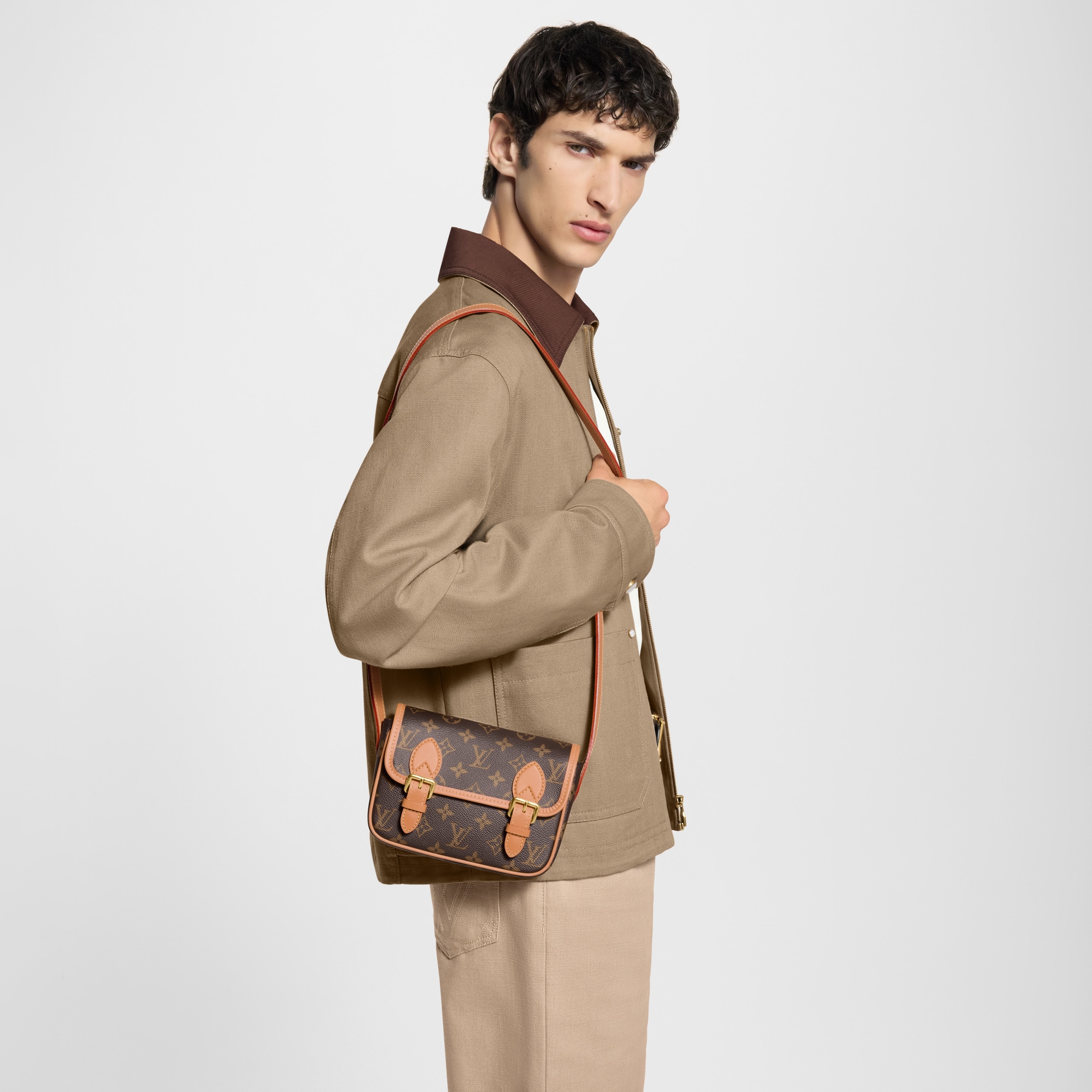 G69 Small Leather Goods Mini Bags Satchel Wearable Wallet | Louis Vuitton ® (Product zoom)