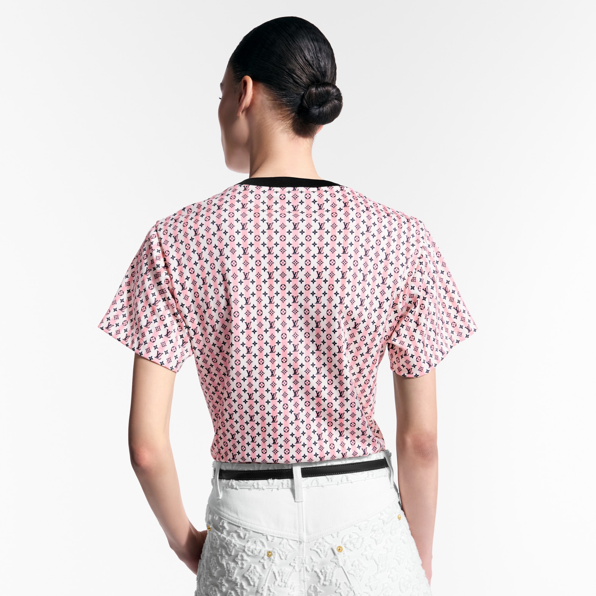  Ready-to-Wear Tops Scarf Print T-Shirt | Louis Vuitton ® (Product zoom)