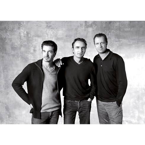 Home and Art of Dining Furniture Serpentine Table GM by Atelier Oï | Louis Vuitton ® (Product zoom)