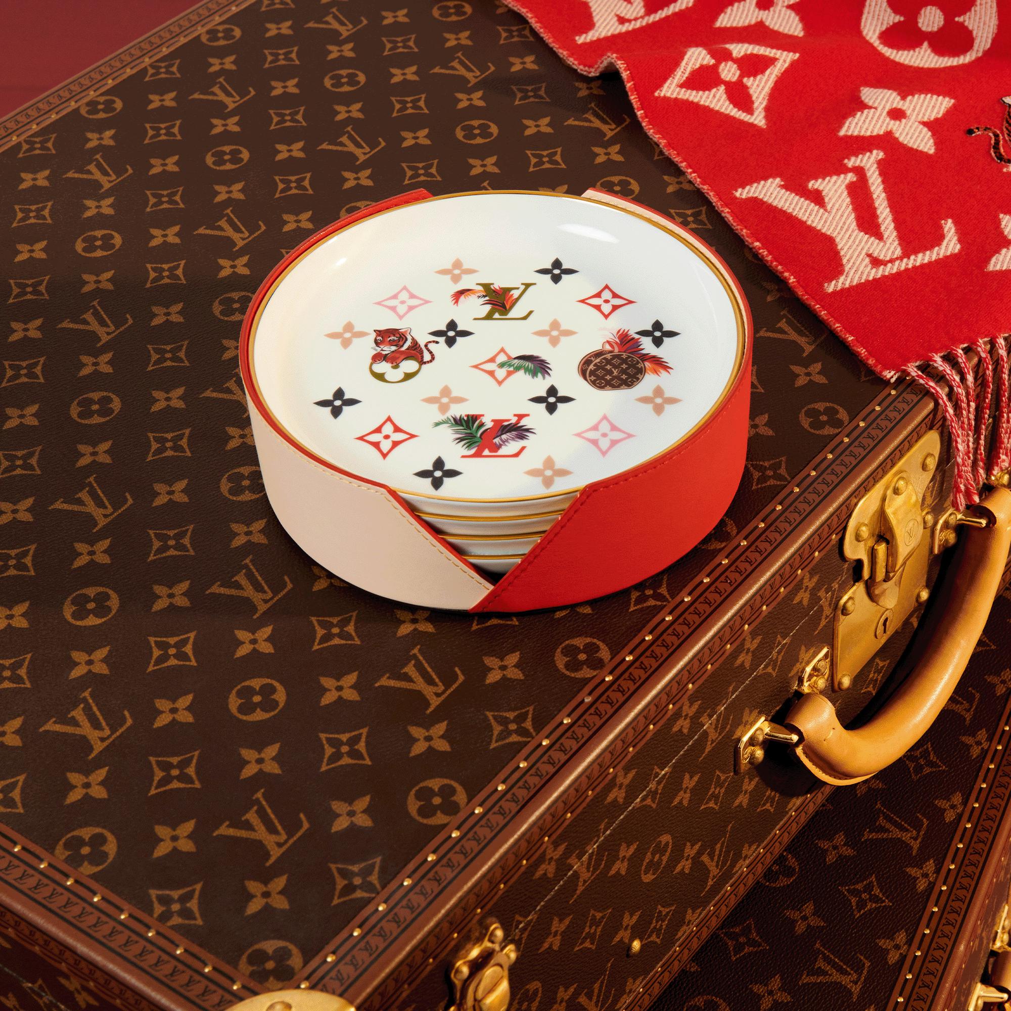 S00 Discontinued Product Obs 3 Set of 4 Plates | Louis Vuitton ® (Product zoom)