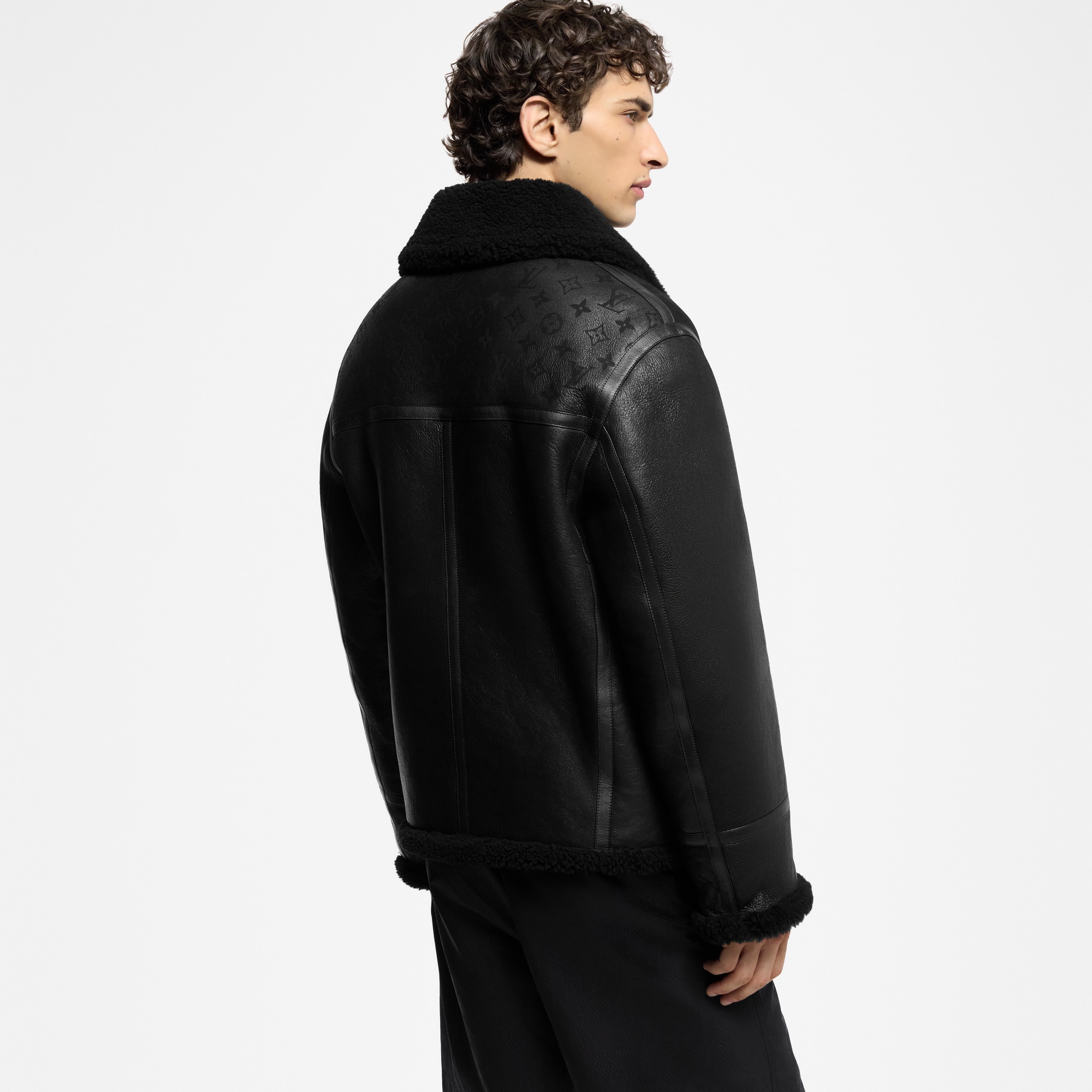 Ready-to-Wear Coats and Outerwear Shearling Bombardier | Louis Vuitton ® (Product zoom)