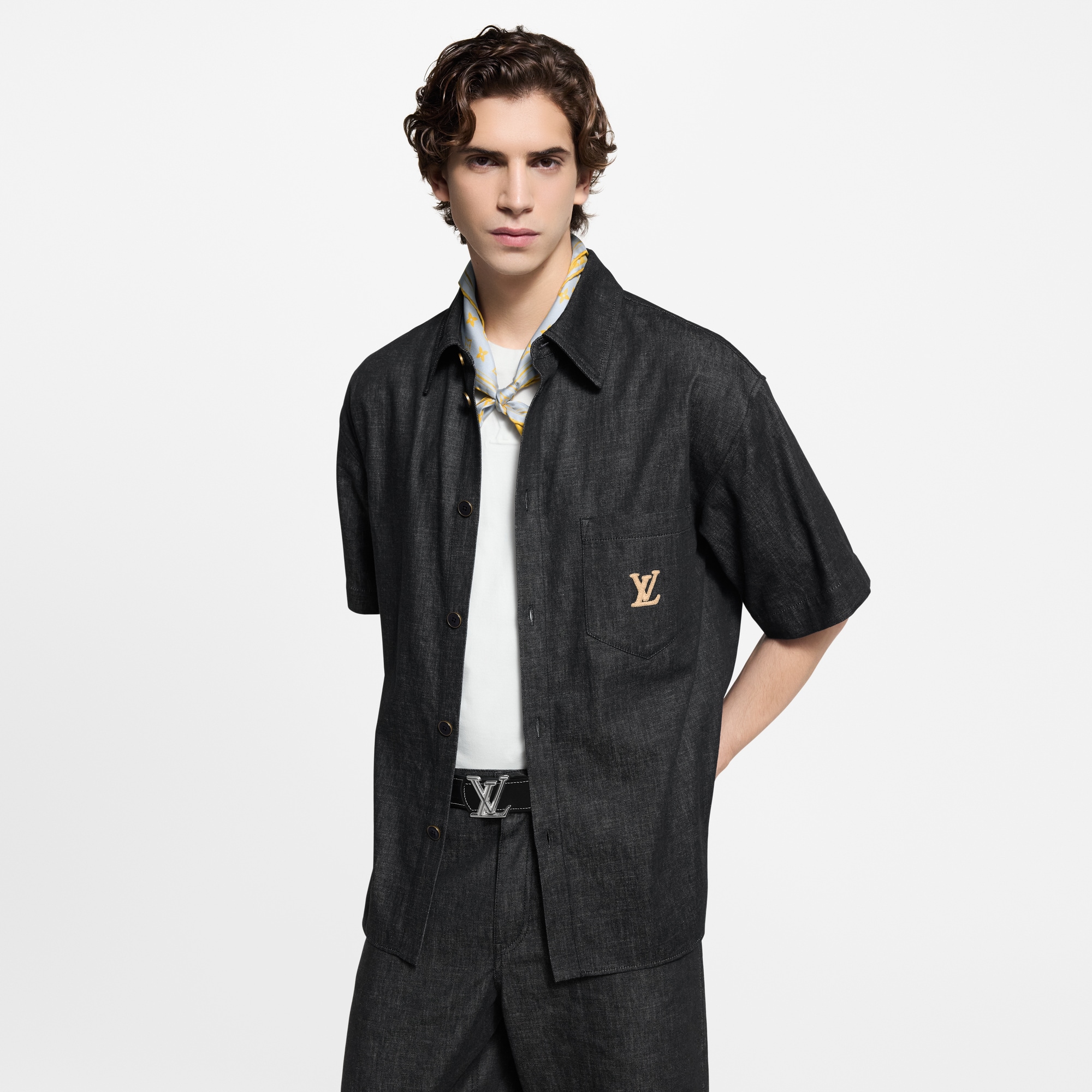  Ready-to-Wear Shirts Short-Sleeved Chambray Shirt | Louis Vuitton ® (Product zoom)