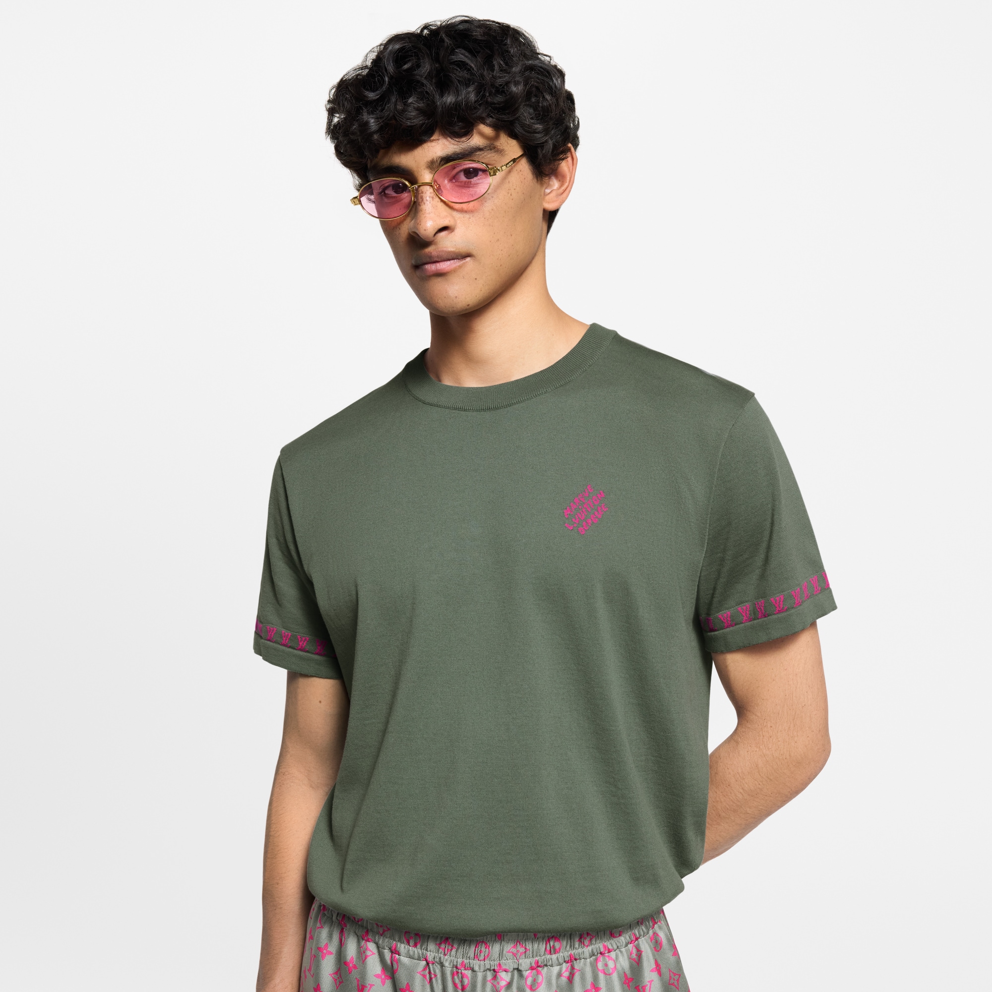  Ready-to-Wear All Ready-to-Wear Short-Sleeved Signature Crewneck | Louis Vuitton ® (Product zoom)