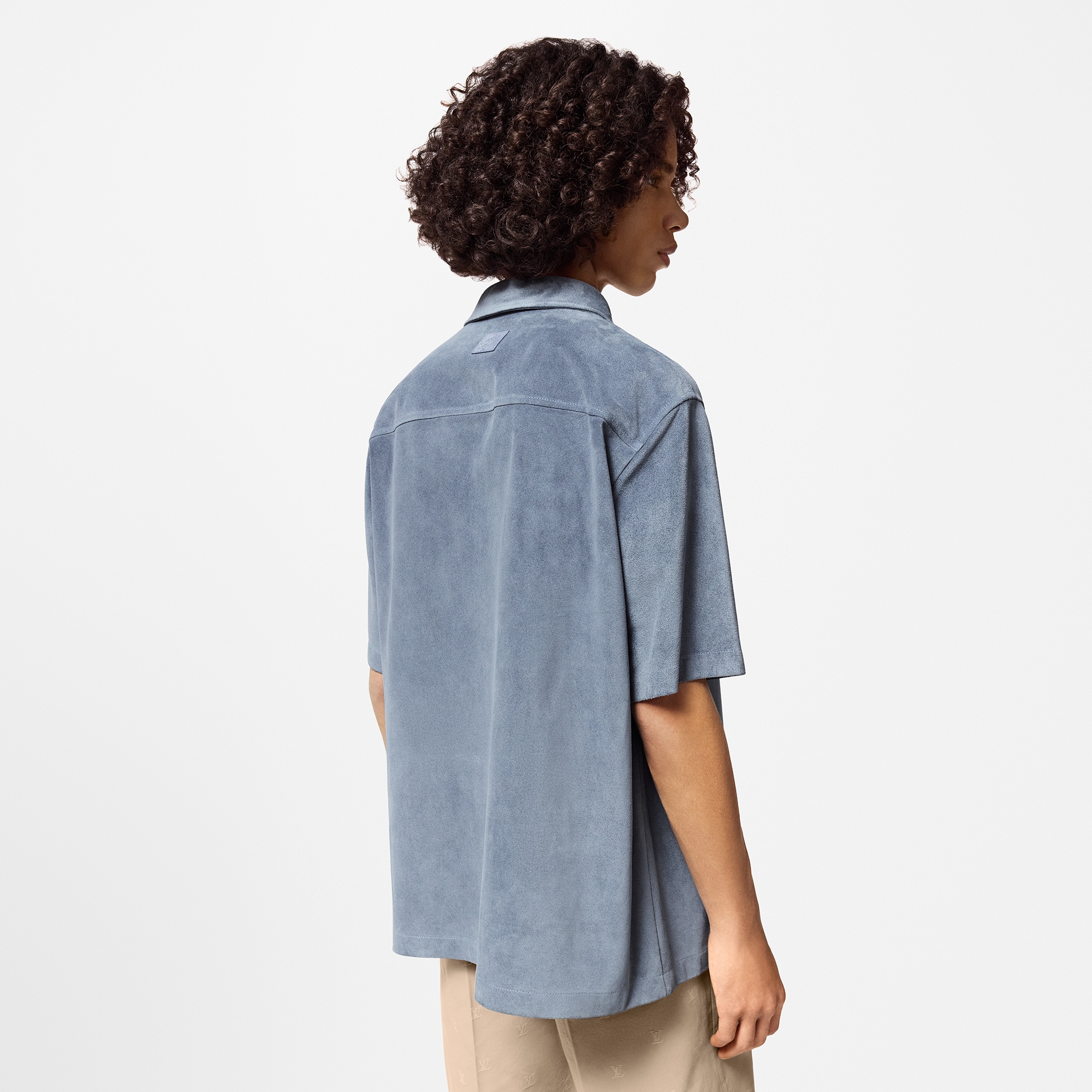  Ready-to-Wear All Ready-to-Wear Short-Sleeved Suede Overshirt | Louis Vuitton ® (Product zoom)