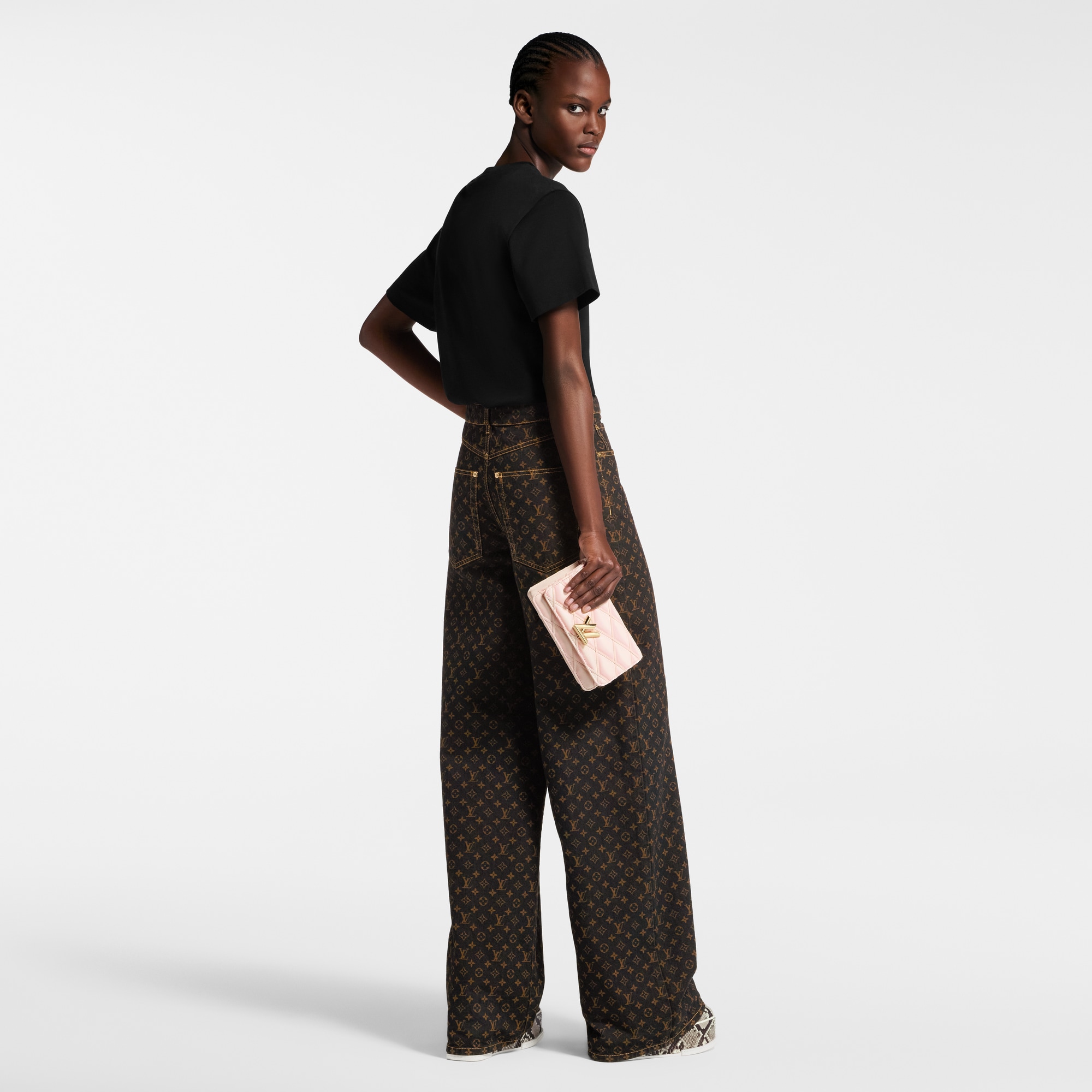  Ready-to-Wear Tops Signature Pocket T-Shirt | Louis Vuitton ® (Product zoom)