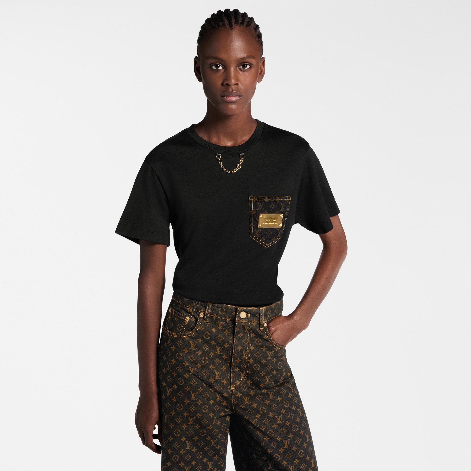  Ready-to-Wear Tops Signature Pocket T-Shirt | Louis Vuitton ® (Product zoom)