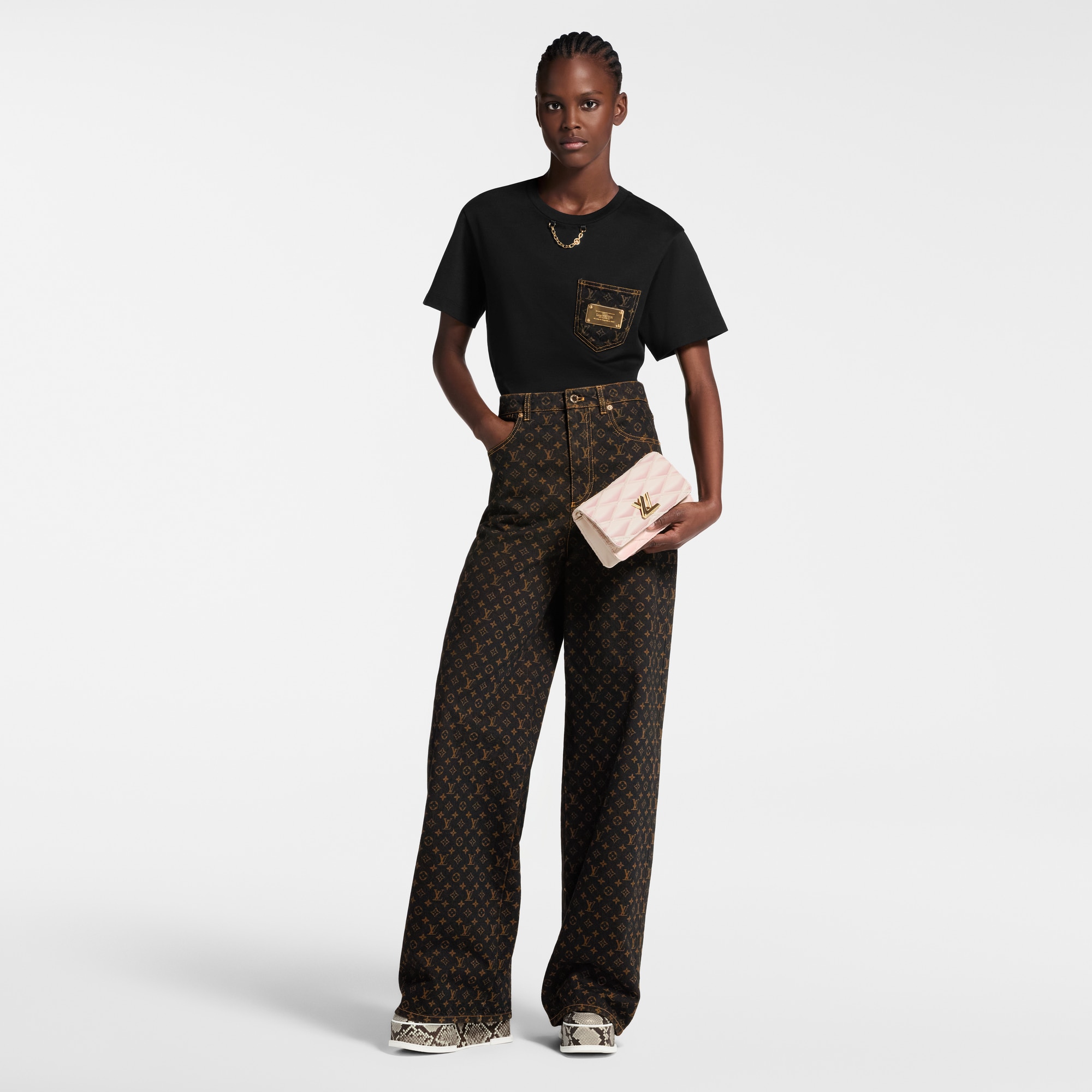  Ready-to-Wear Tops Signature Pocket T-Shirt | Louis Vuitton ® (Product zoom)