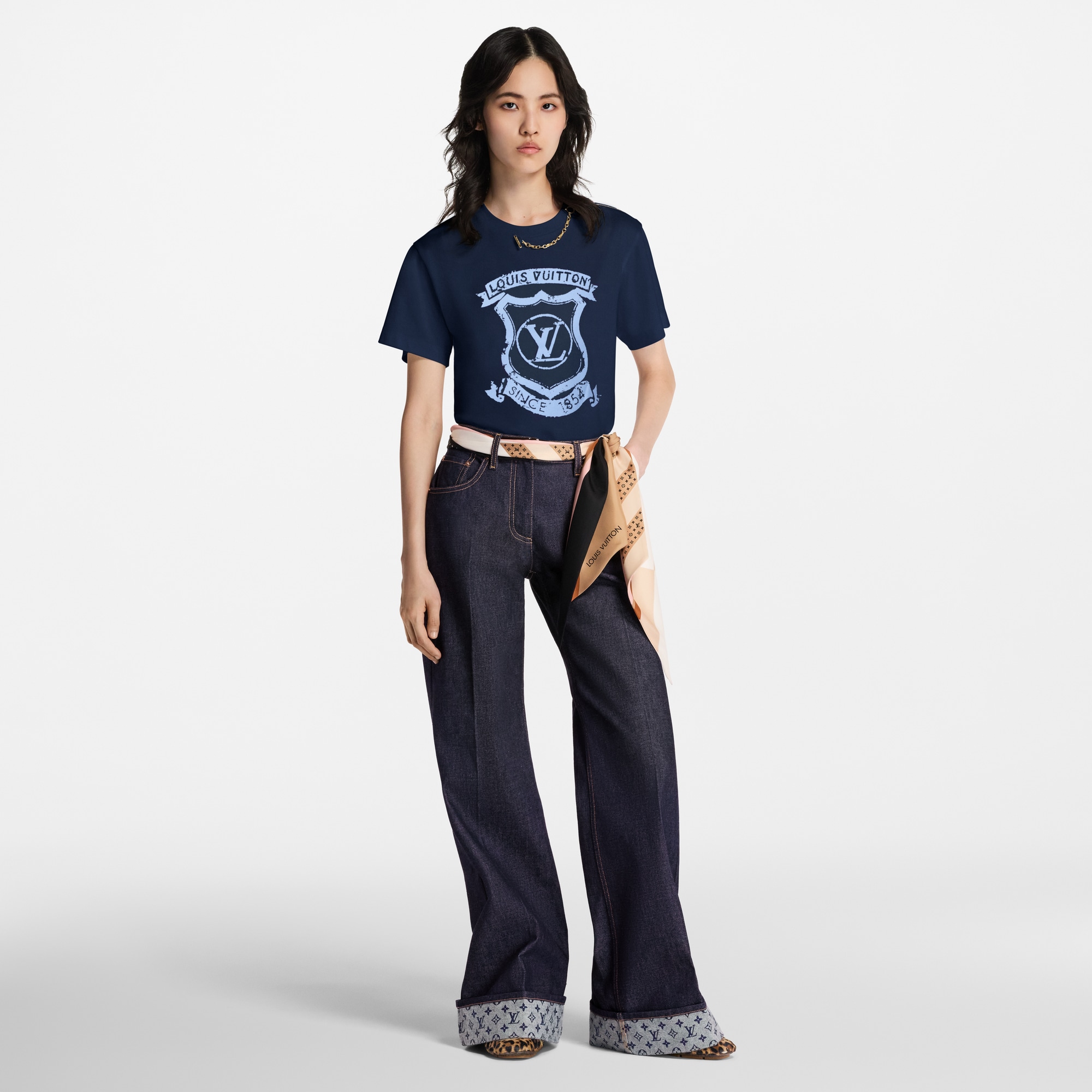  Ready-to-Wear Tops Signature Zipper Detail T-Shirt | Louis Vuitton ® (Product zoom)