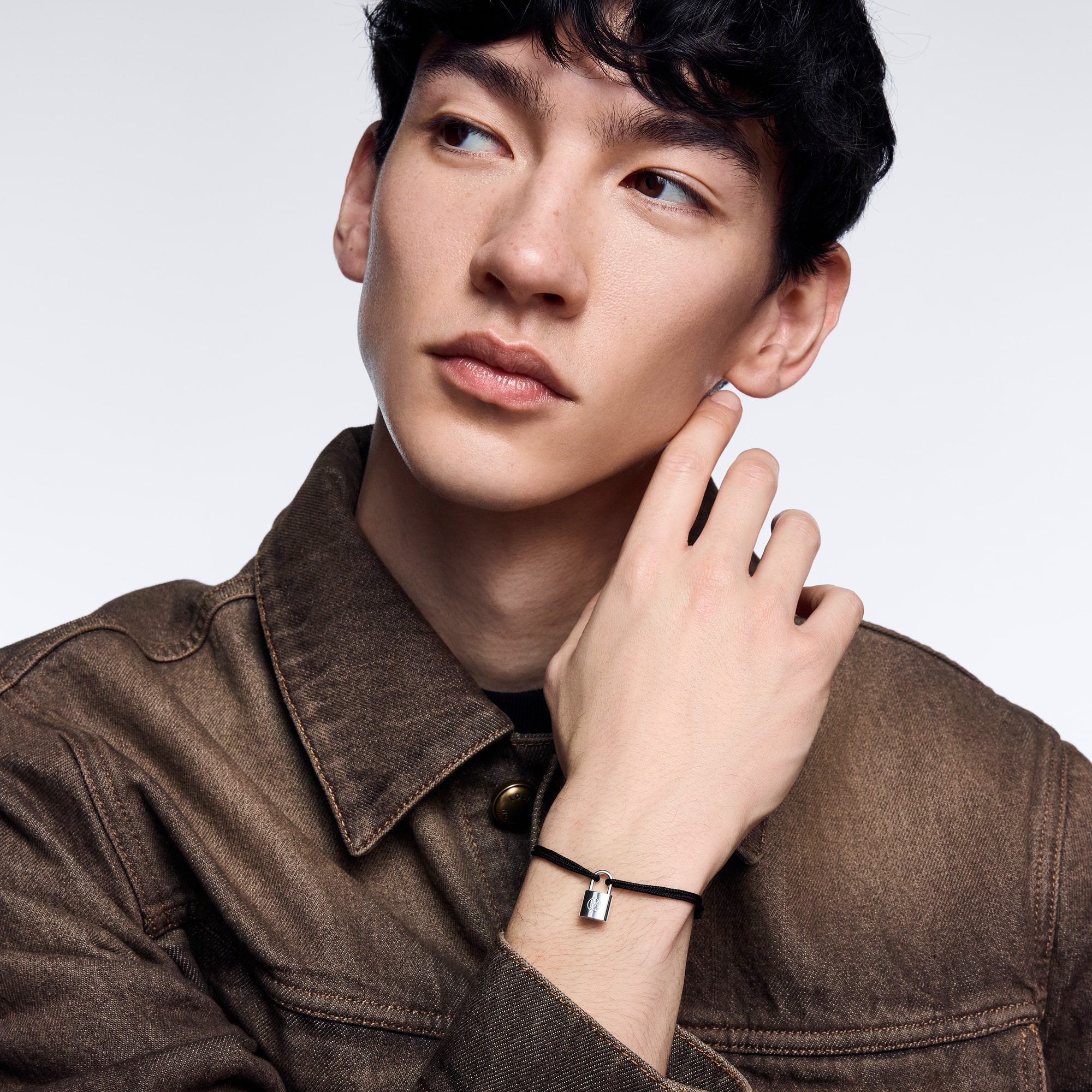 Sterling Silver Lock Pendant Necklace | LOUIS VUITTON ®